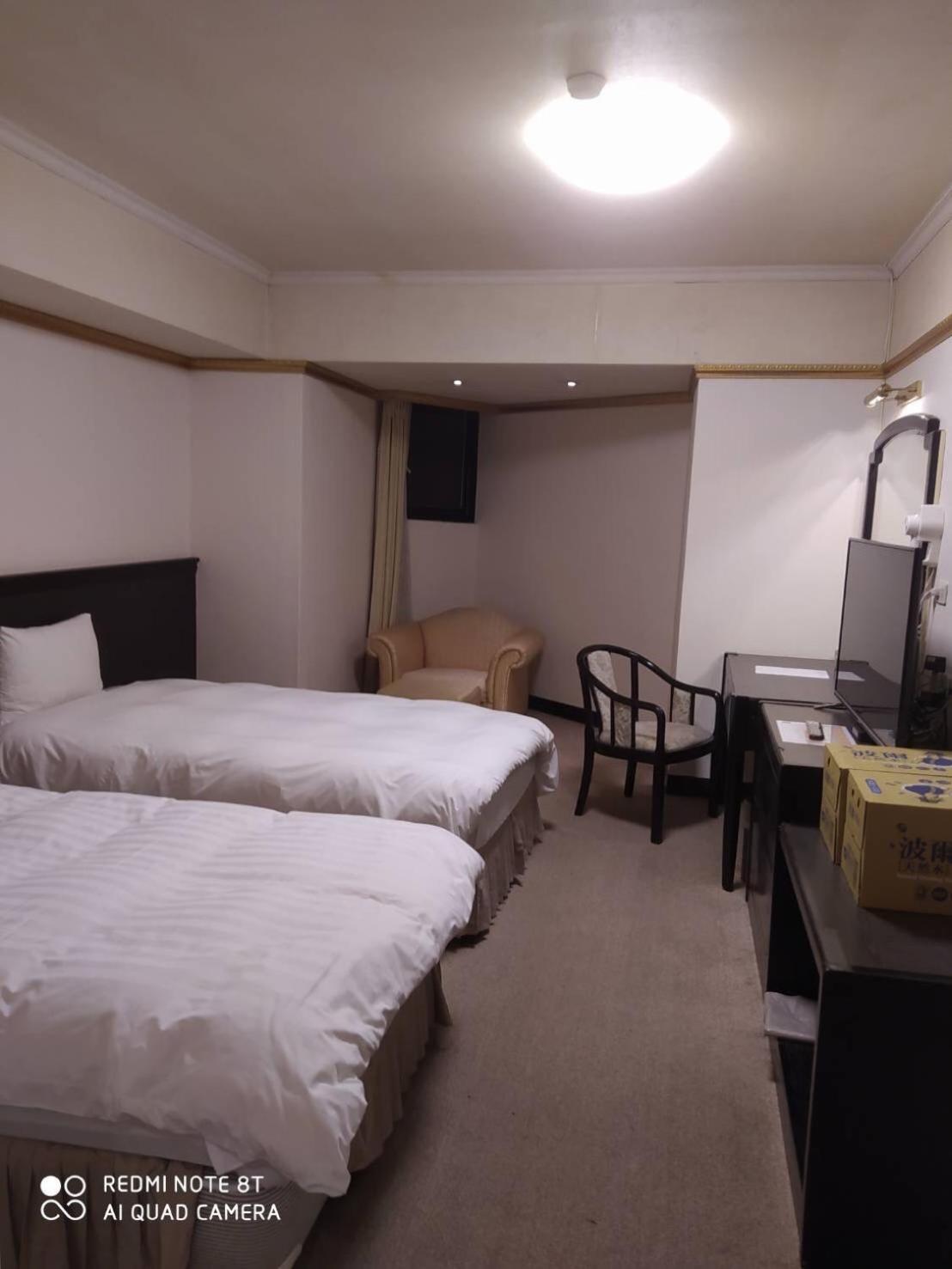 Standard Twin Room - Photo 2