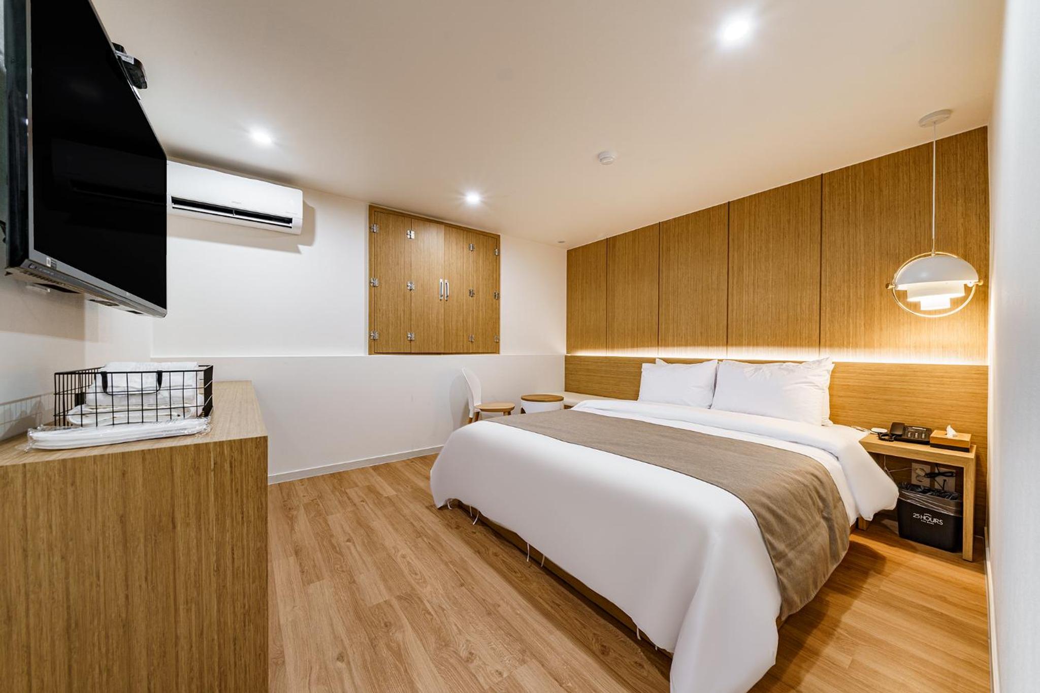 Deluxe Queen Room - Photo 4