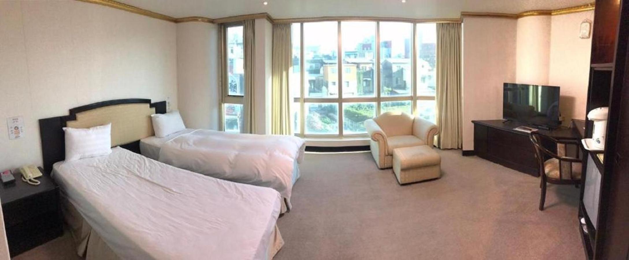 Standard Twin Room - Photo 12