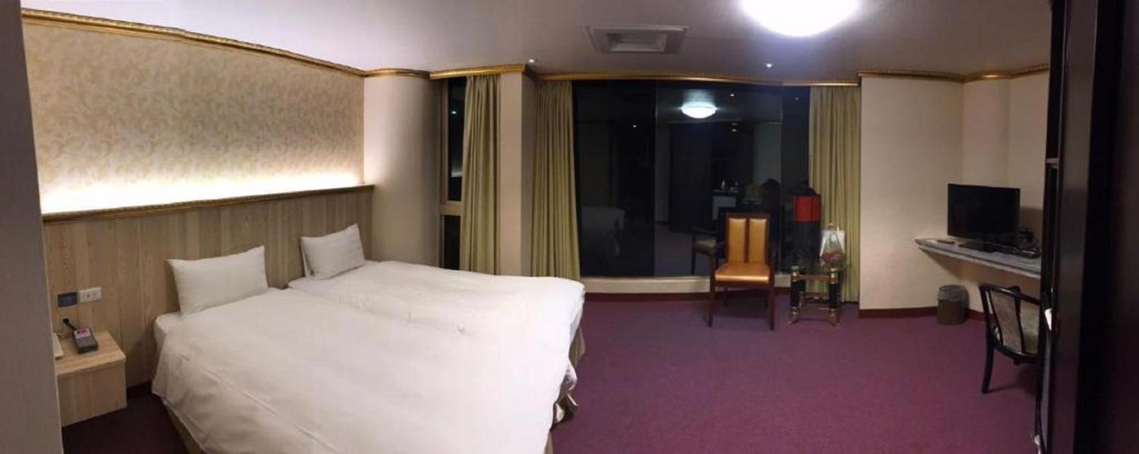 Standard Twin Room - Photo 6