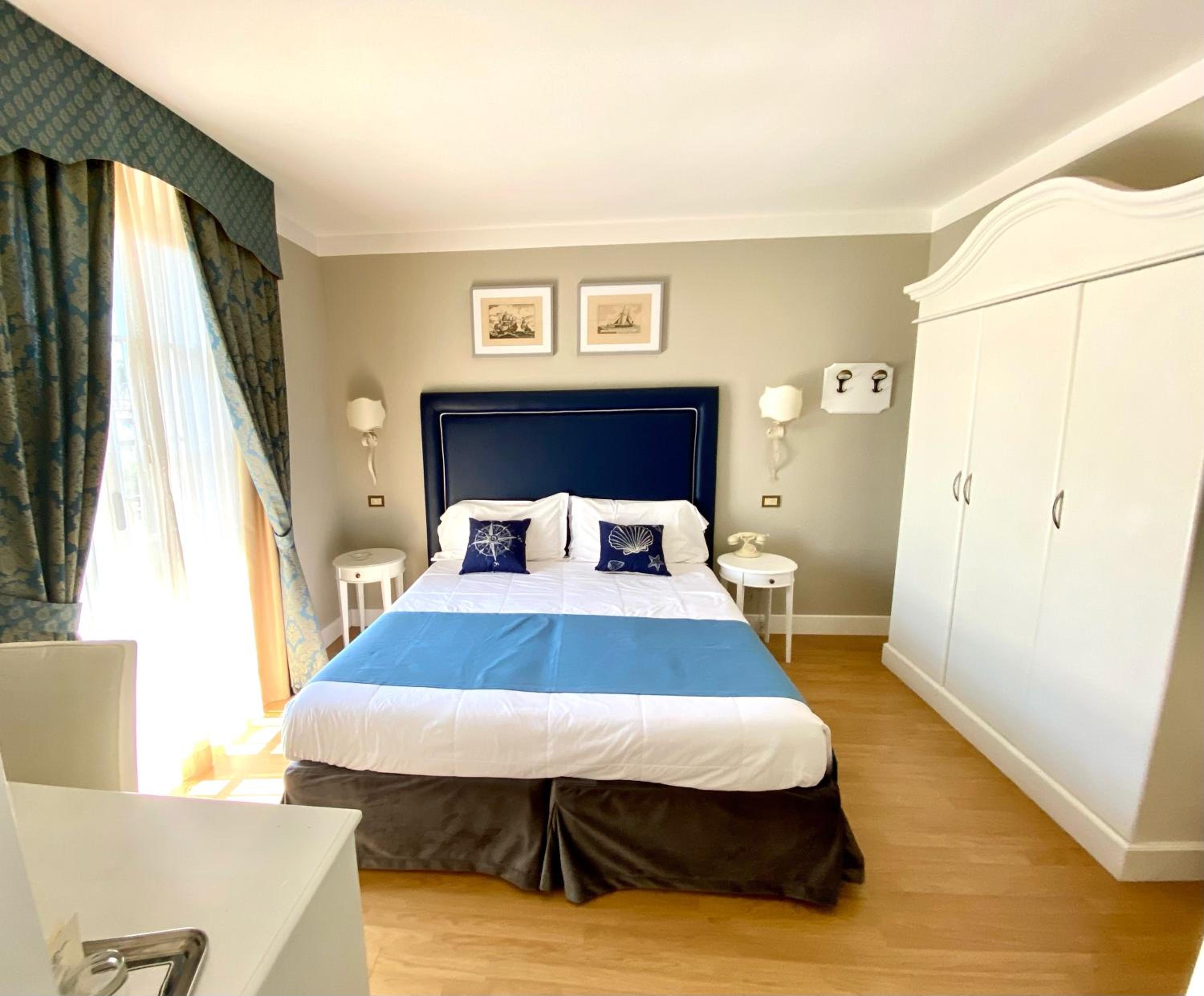 Standard Double Room - Photo 1