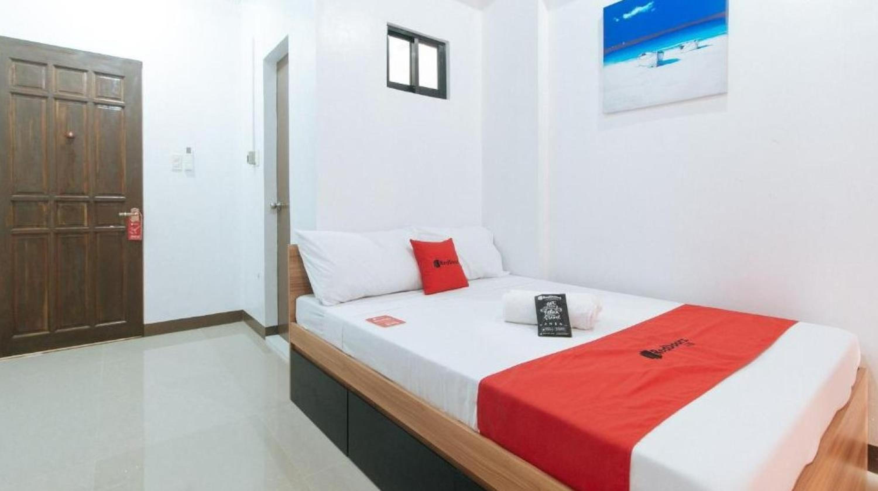 Deluxe Room - Photo 4