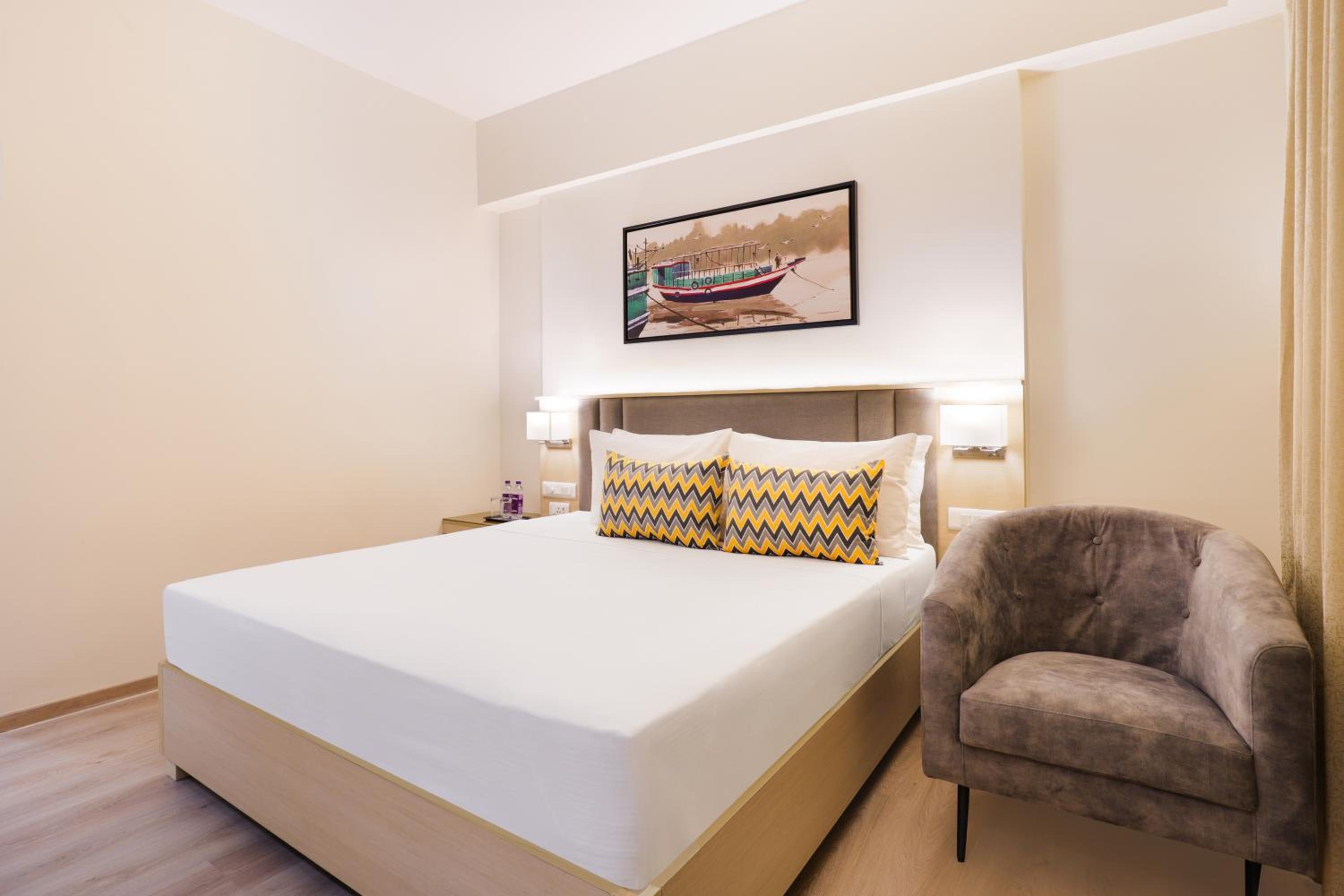 Superior King Room (15% Off on Mini Bar and 10% Off on Laundry service)
