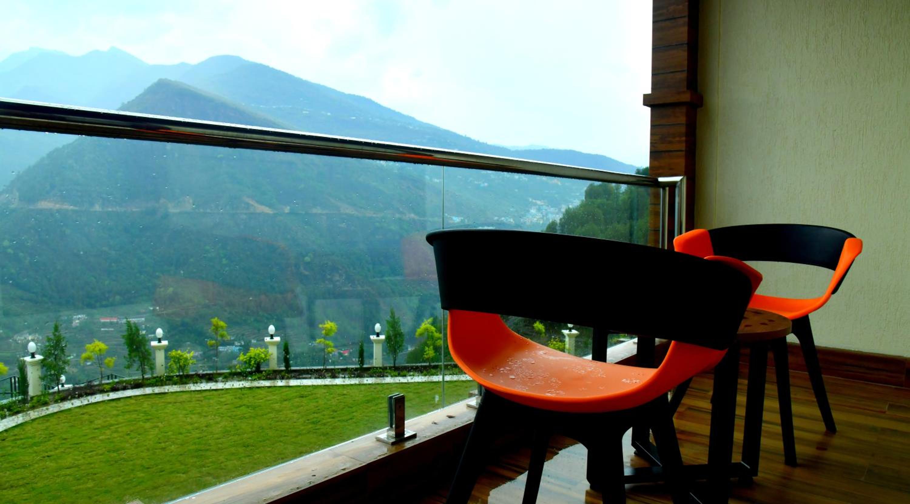 Premium Mountain View Room with Private Balcony - Photo 2