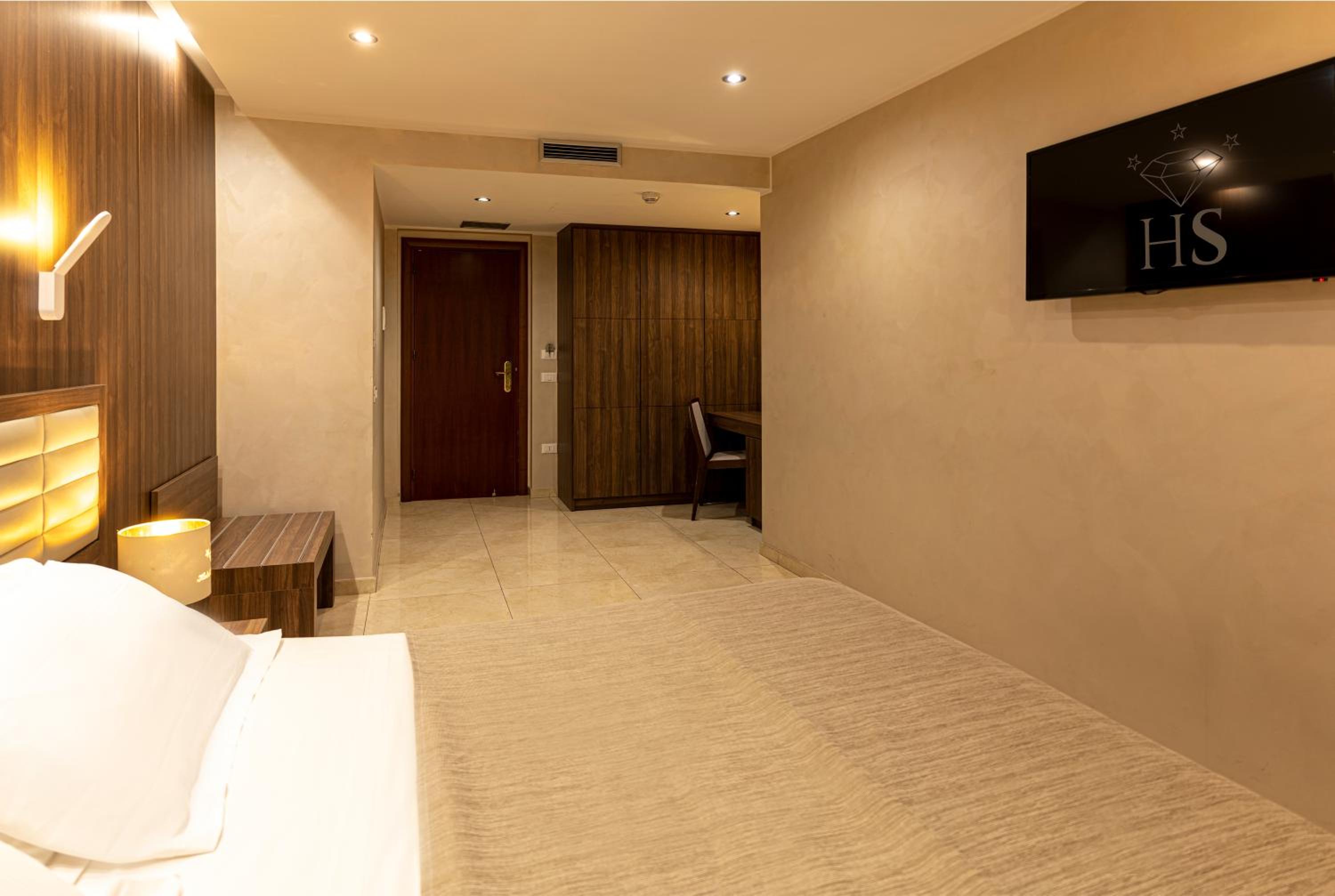 Superior Double Room - Photo 8