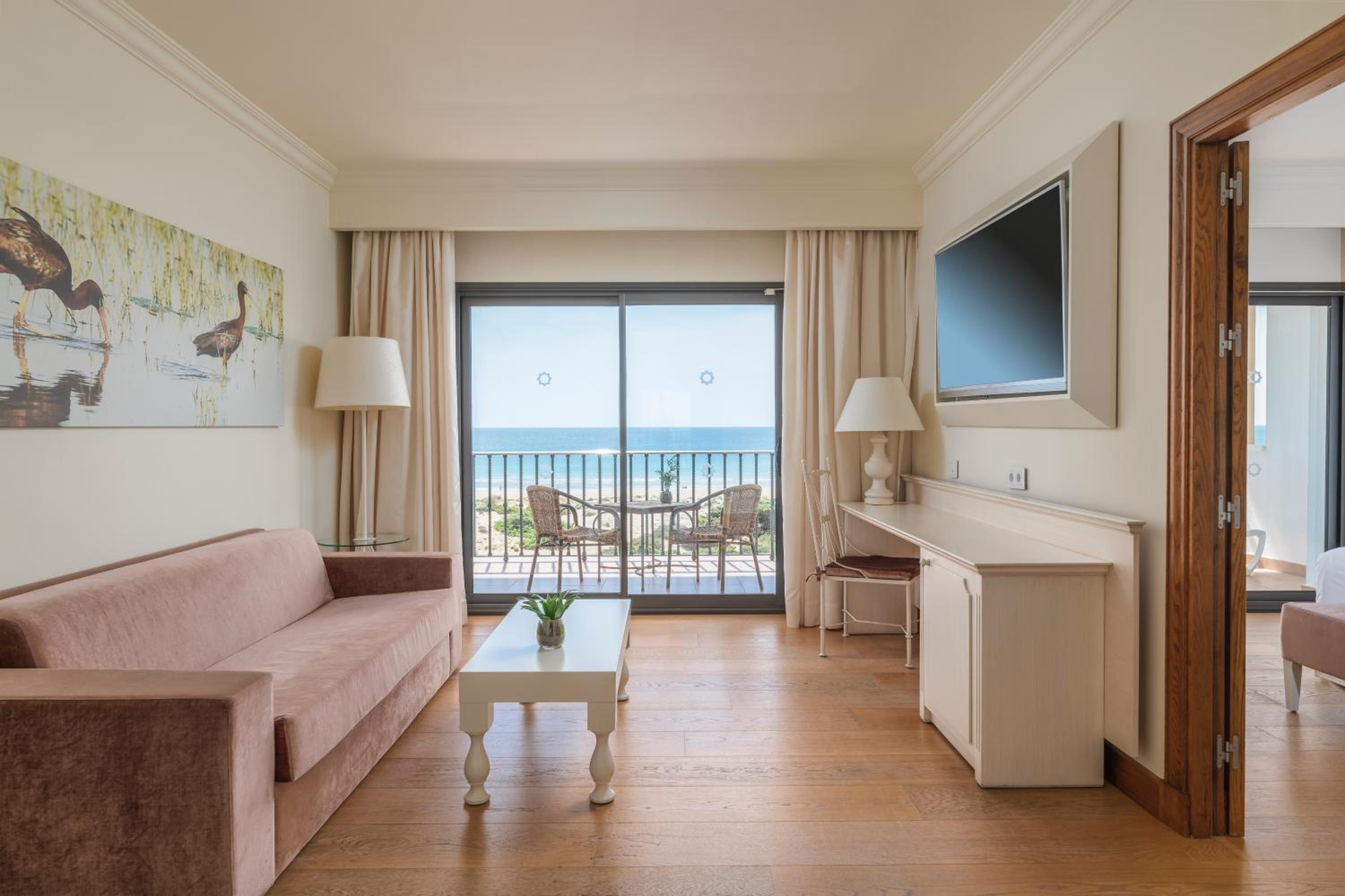 Suite with Sea View - Beach Front - Photo 1