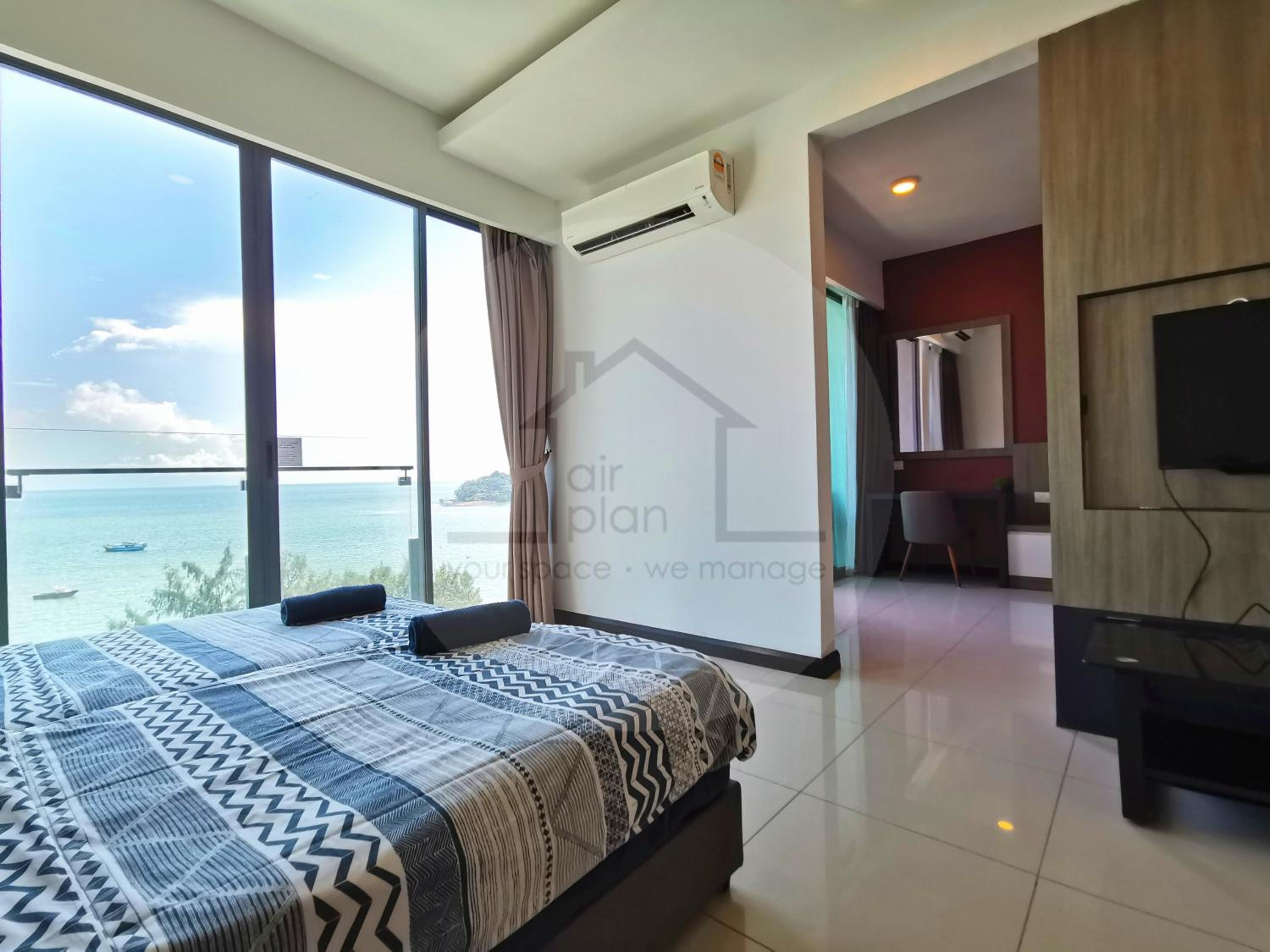 One-Bedroom Apartment - Photo 32
