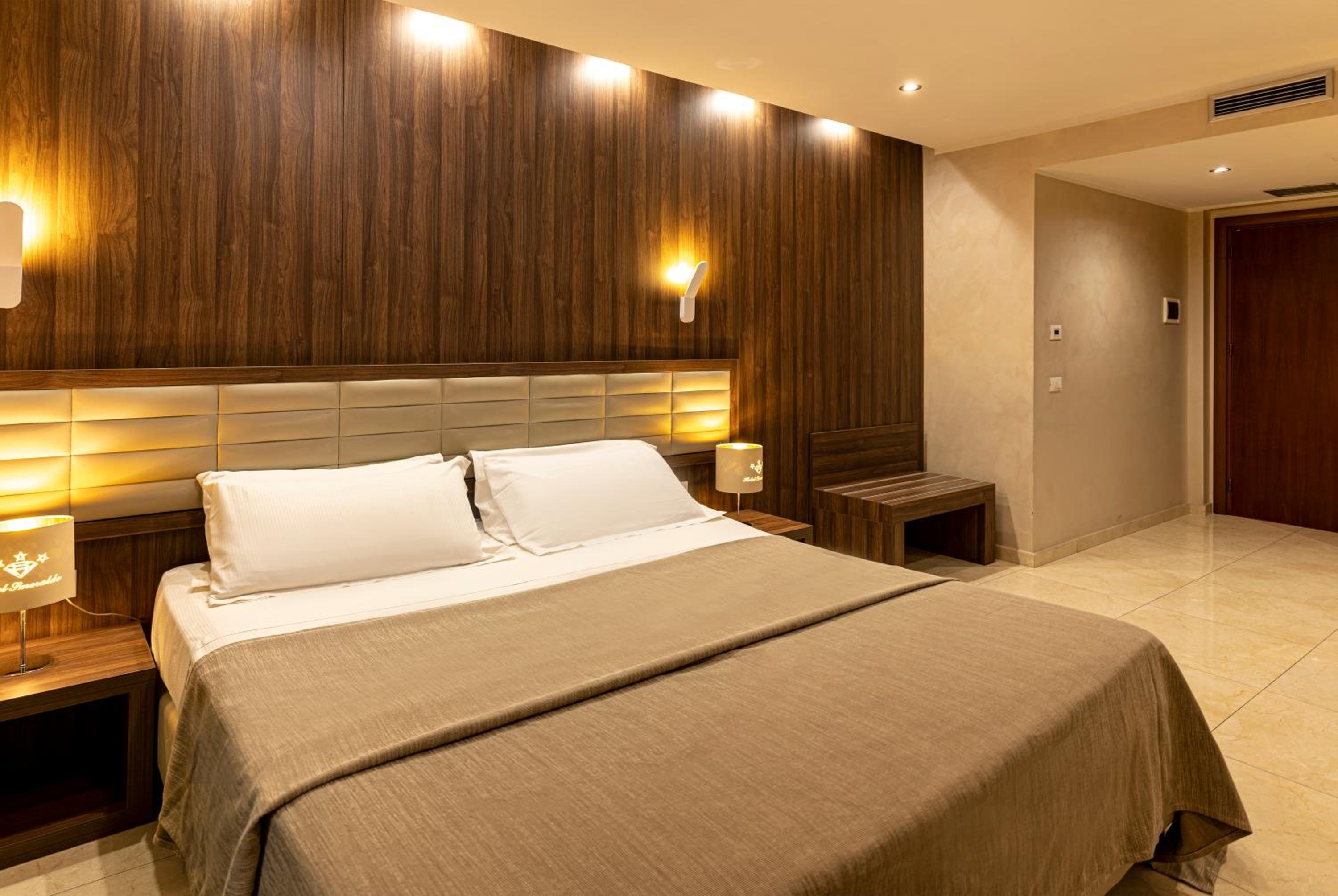 Superior Double Room - Photo 22