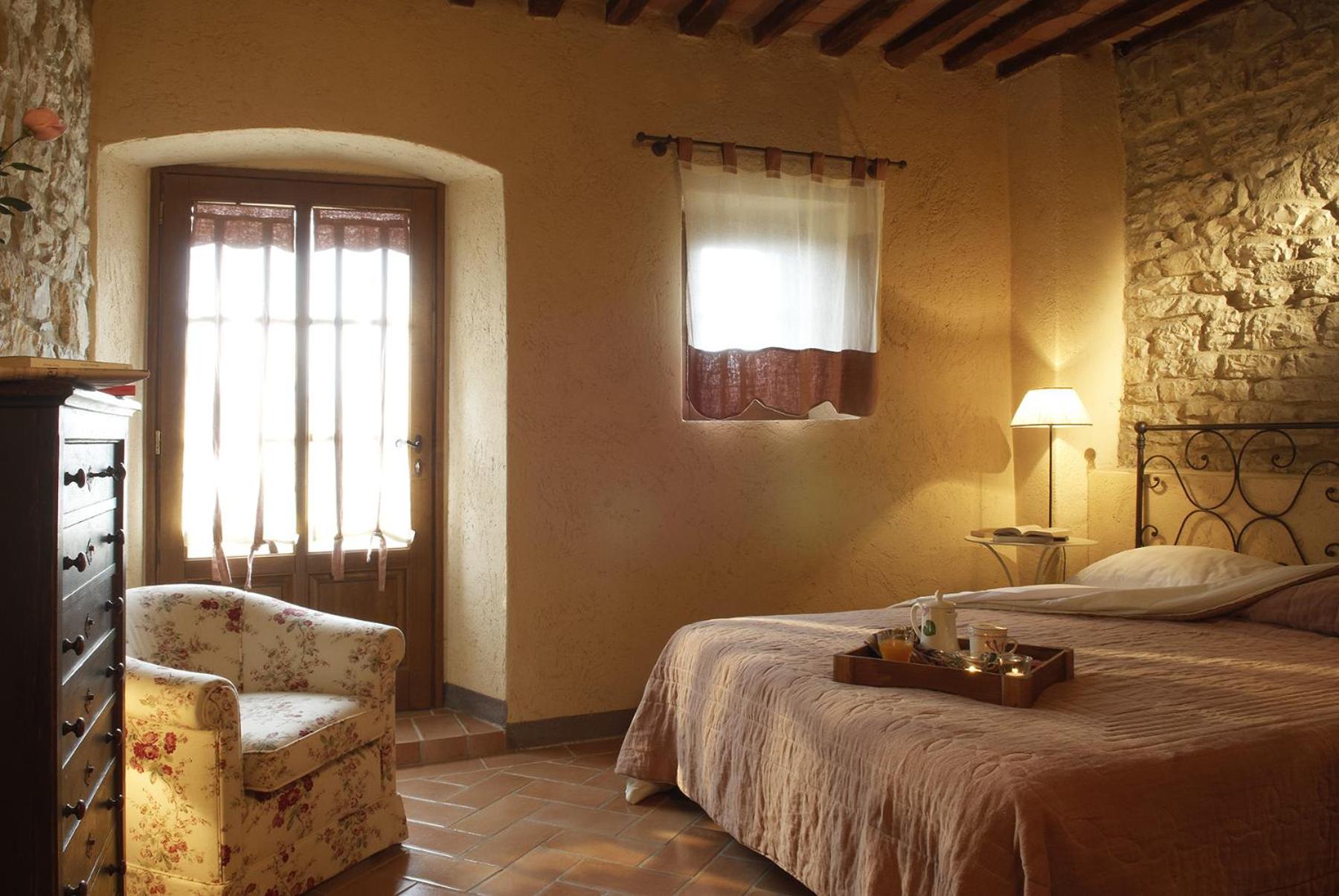 One-Bedroom Apartment with Patio (4 Adults) photo 1