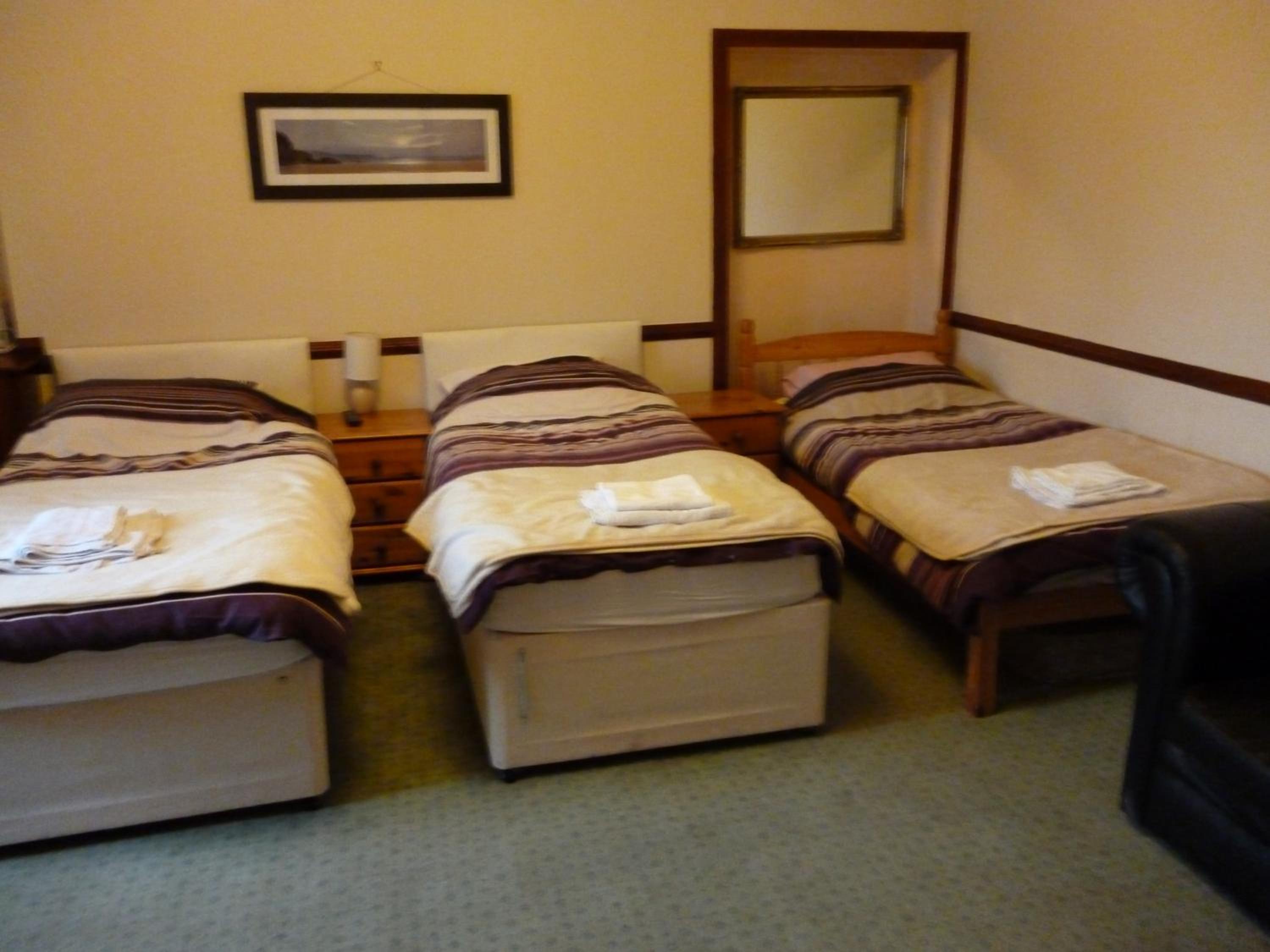 Triple Room with Shower - Photo 2
