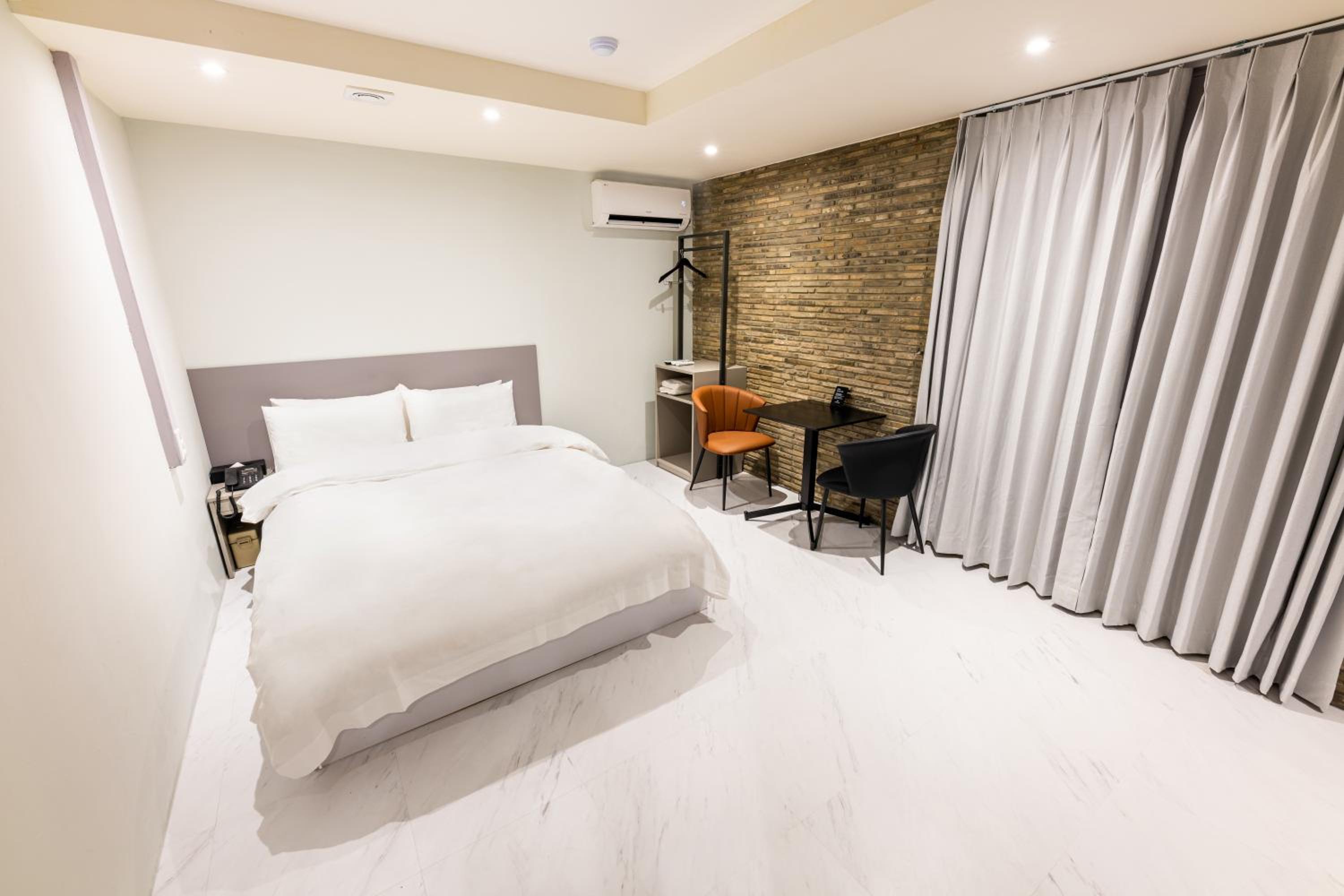 Deluxe Double Room - Photo 1