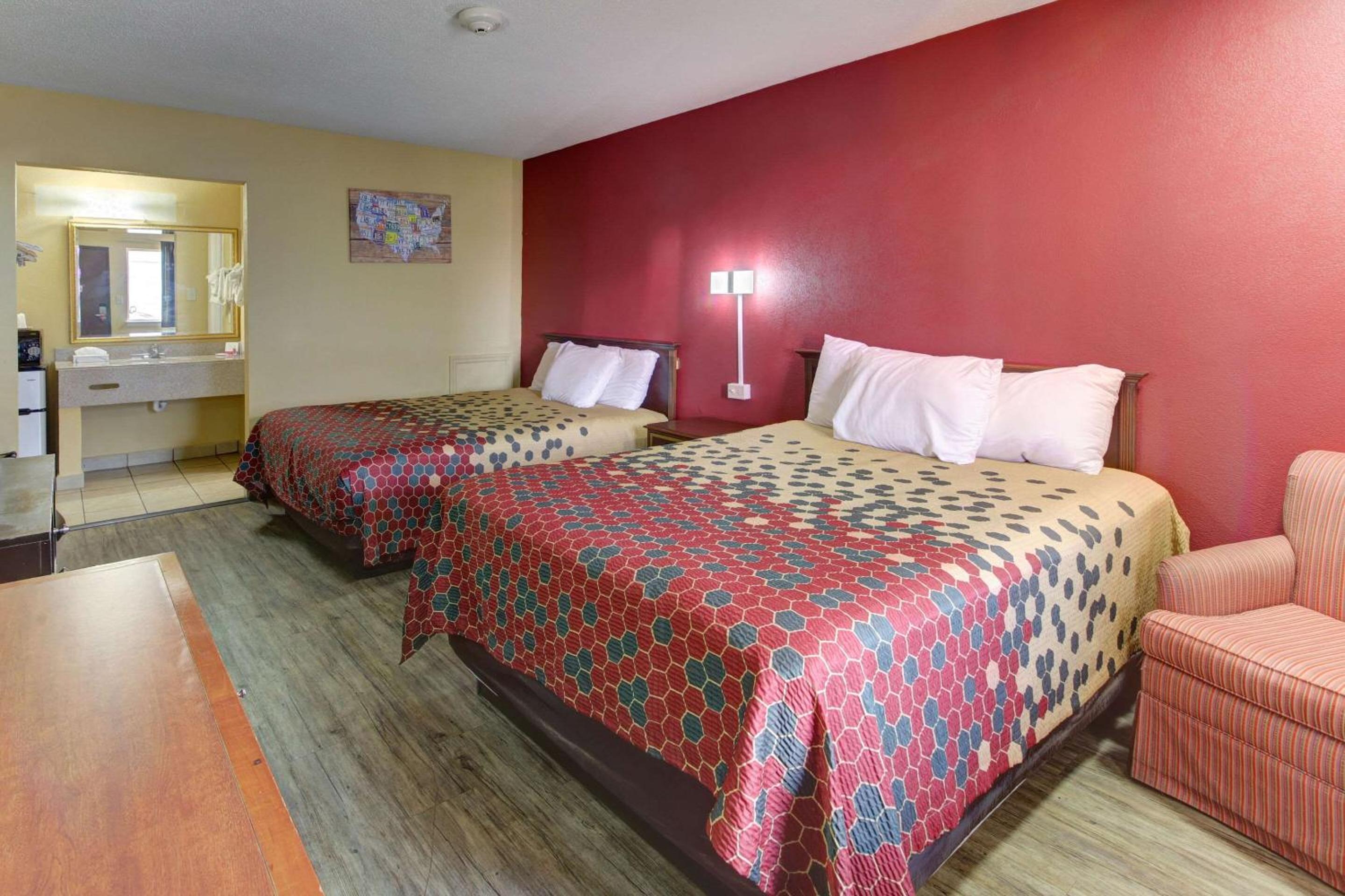 Double Room with Two Double Beds - Non-Smoking - Photo 1