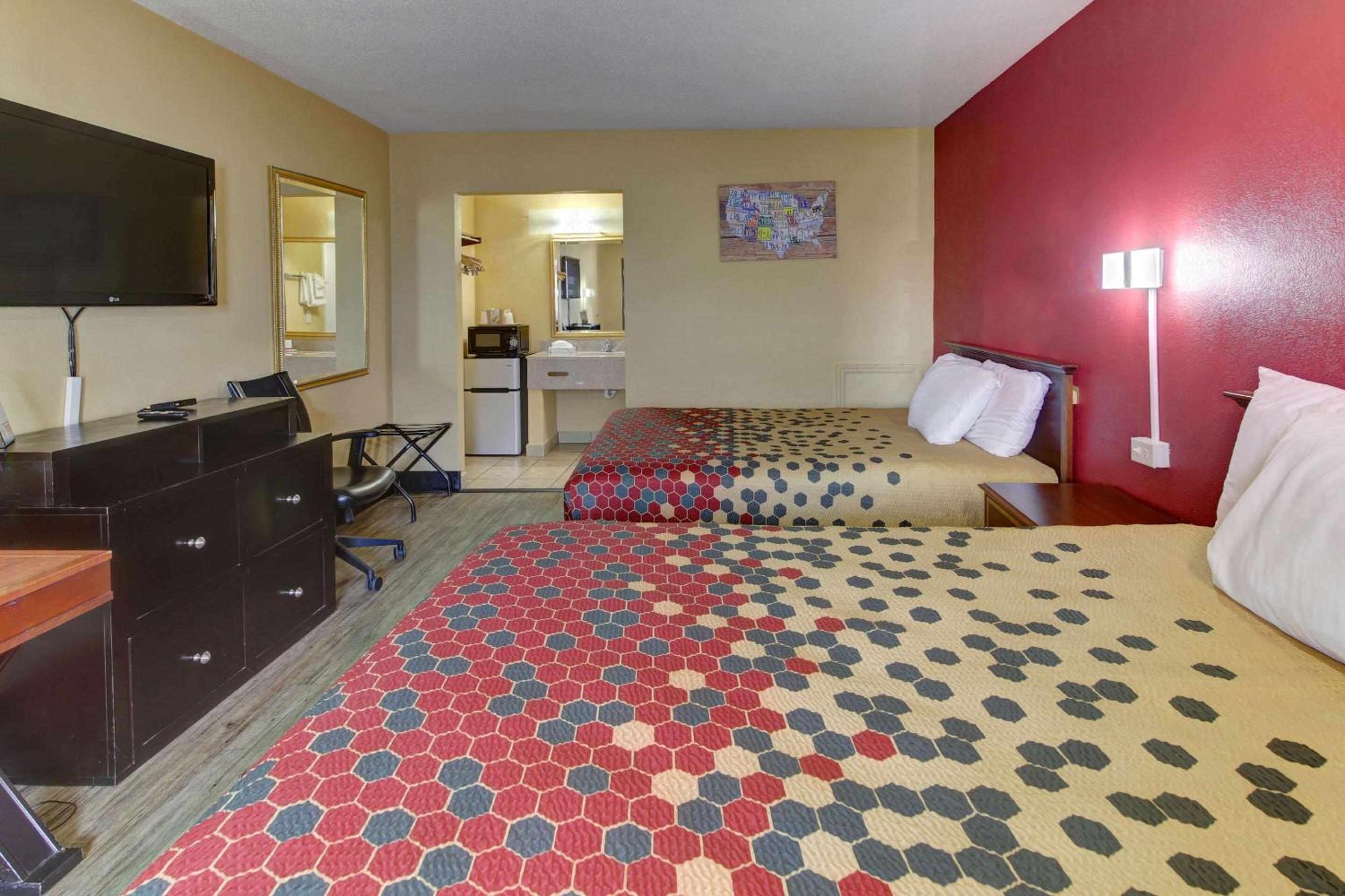 Double Room with Two Double Beds - Non-Smoking - Photo 4