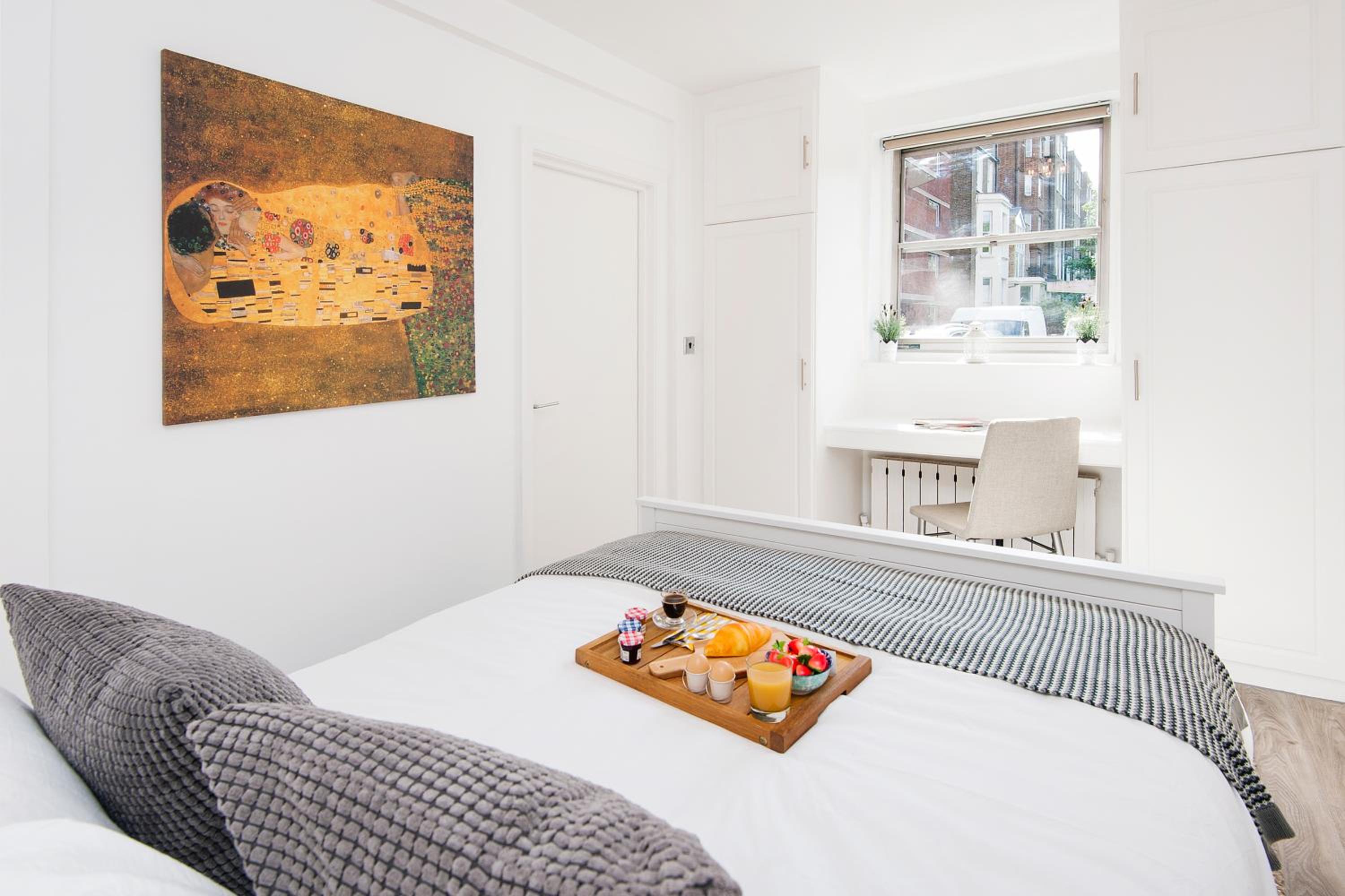 Standard One-Bedroom Apartment photo 2