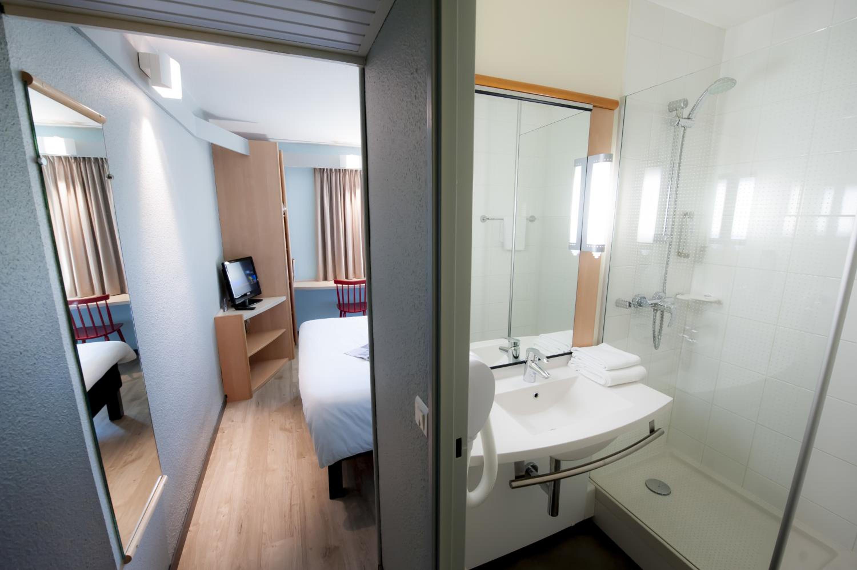 Standard Room with 1 Double Bed photo 3