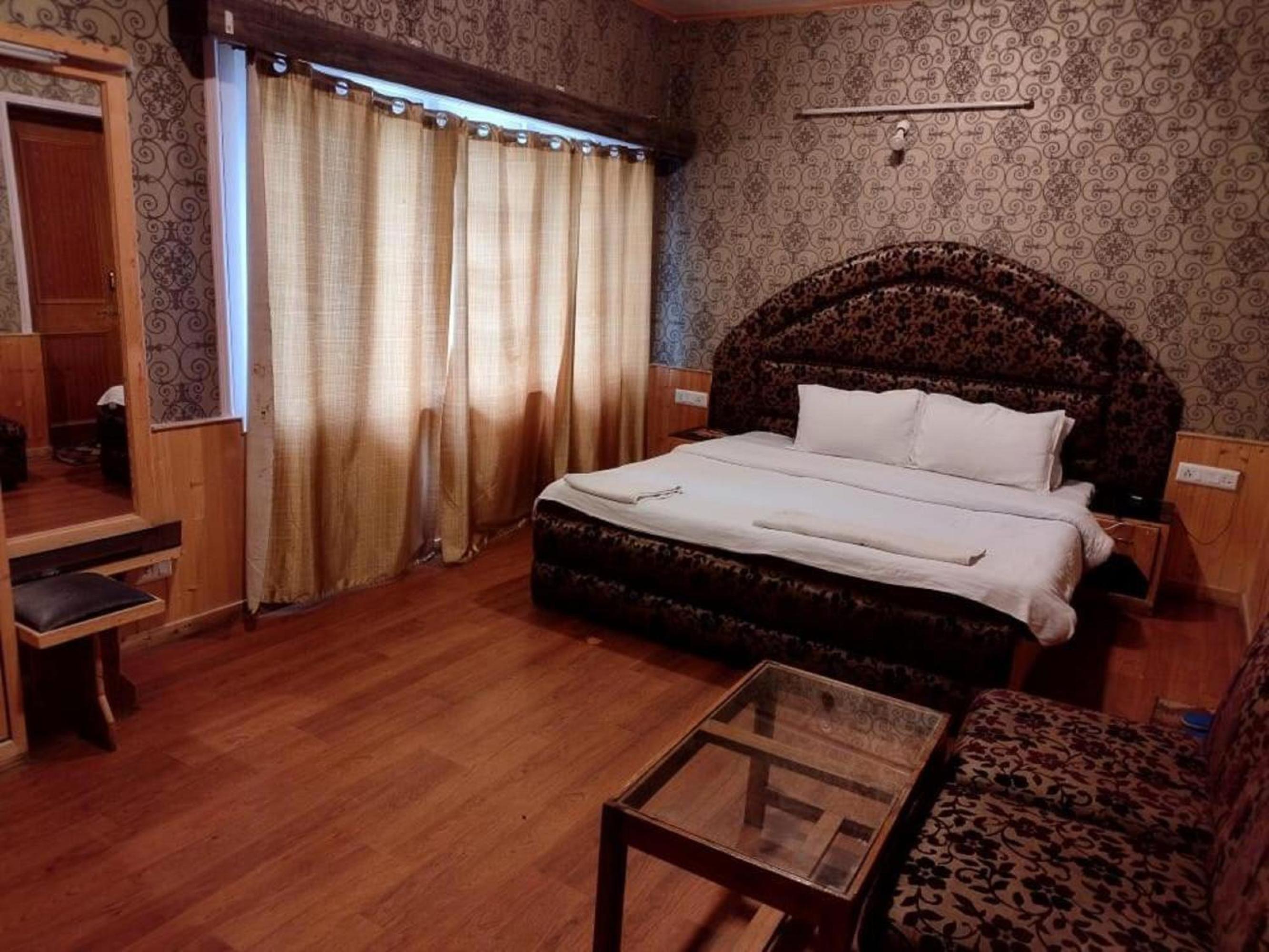 Deluxe Room - Photo 1