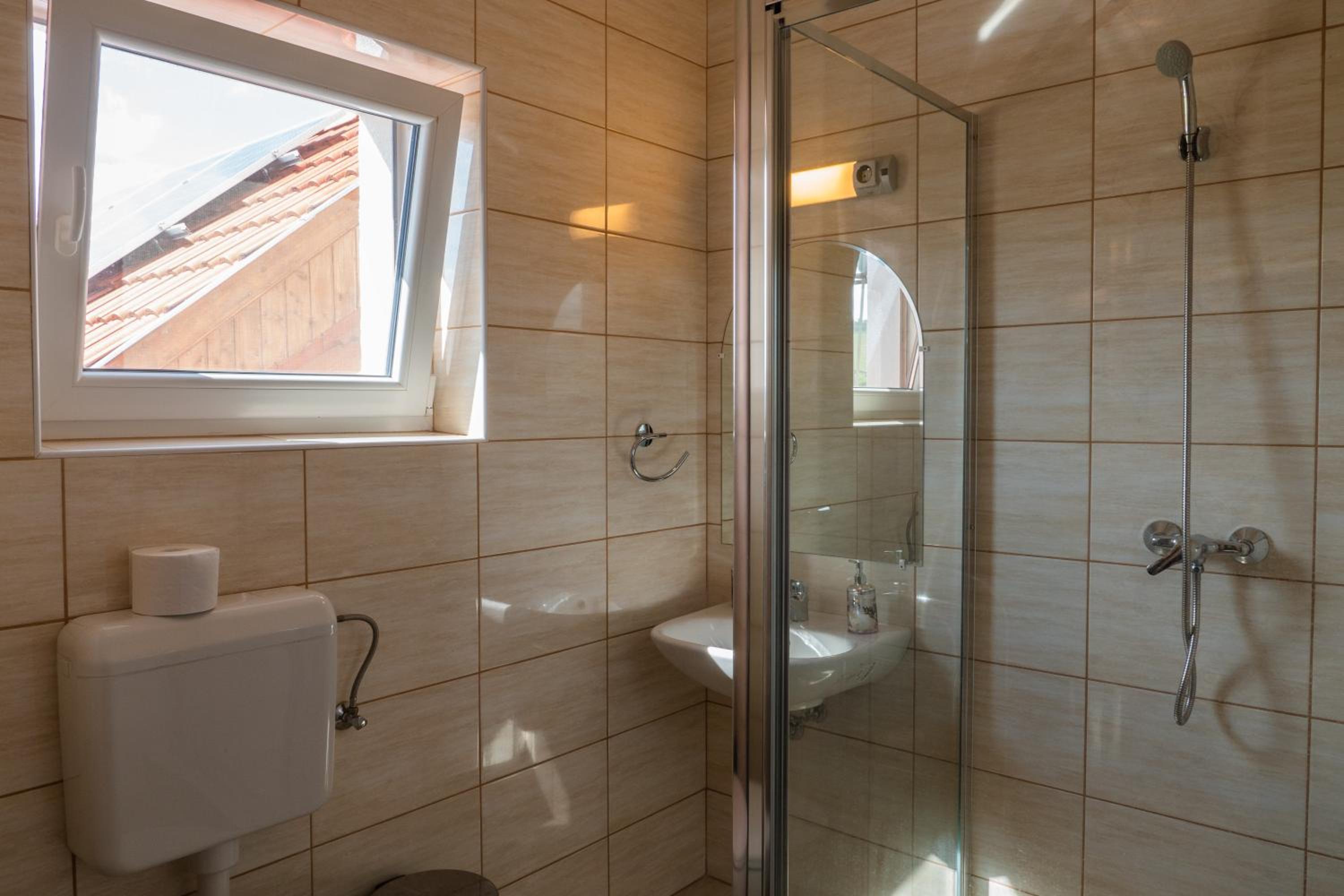 Family Suite - Photo 3