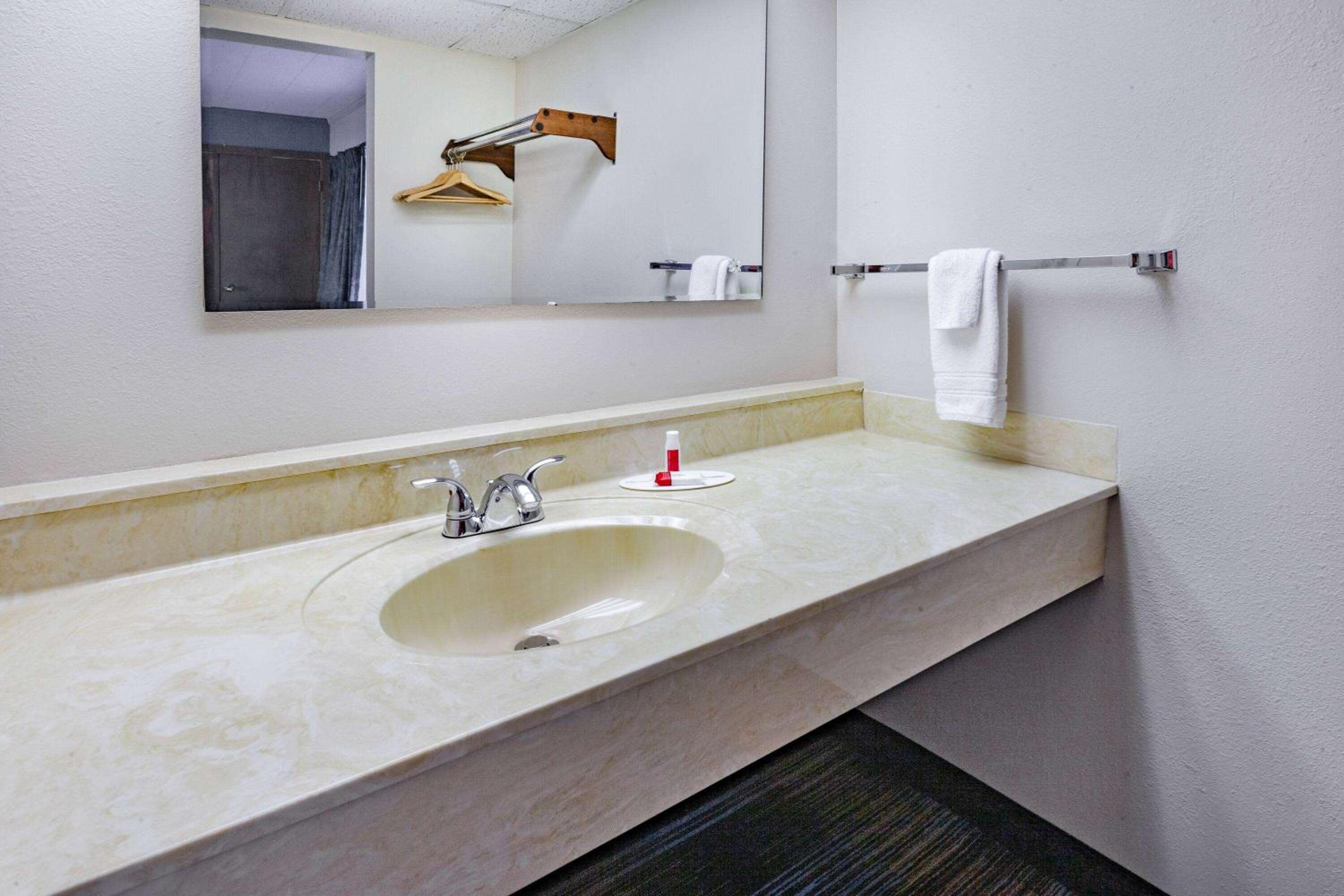 Days Inn & Suites by Wyndham St. Ignace Lakefront, Foto 3