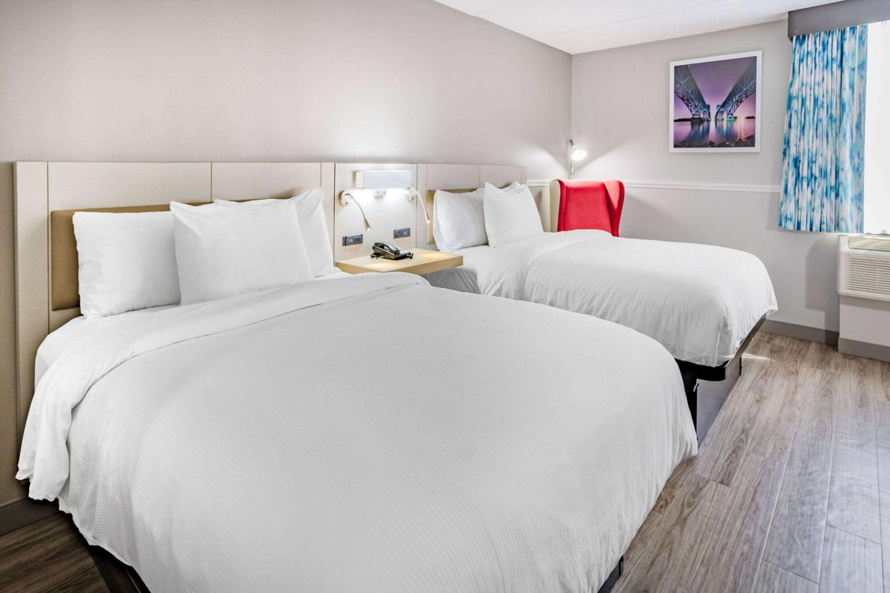Queen Room With Two Queen Beds - Non-Smoking