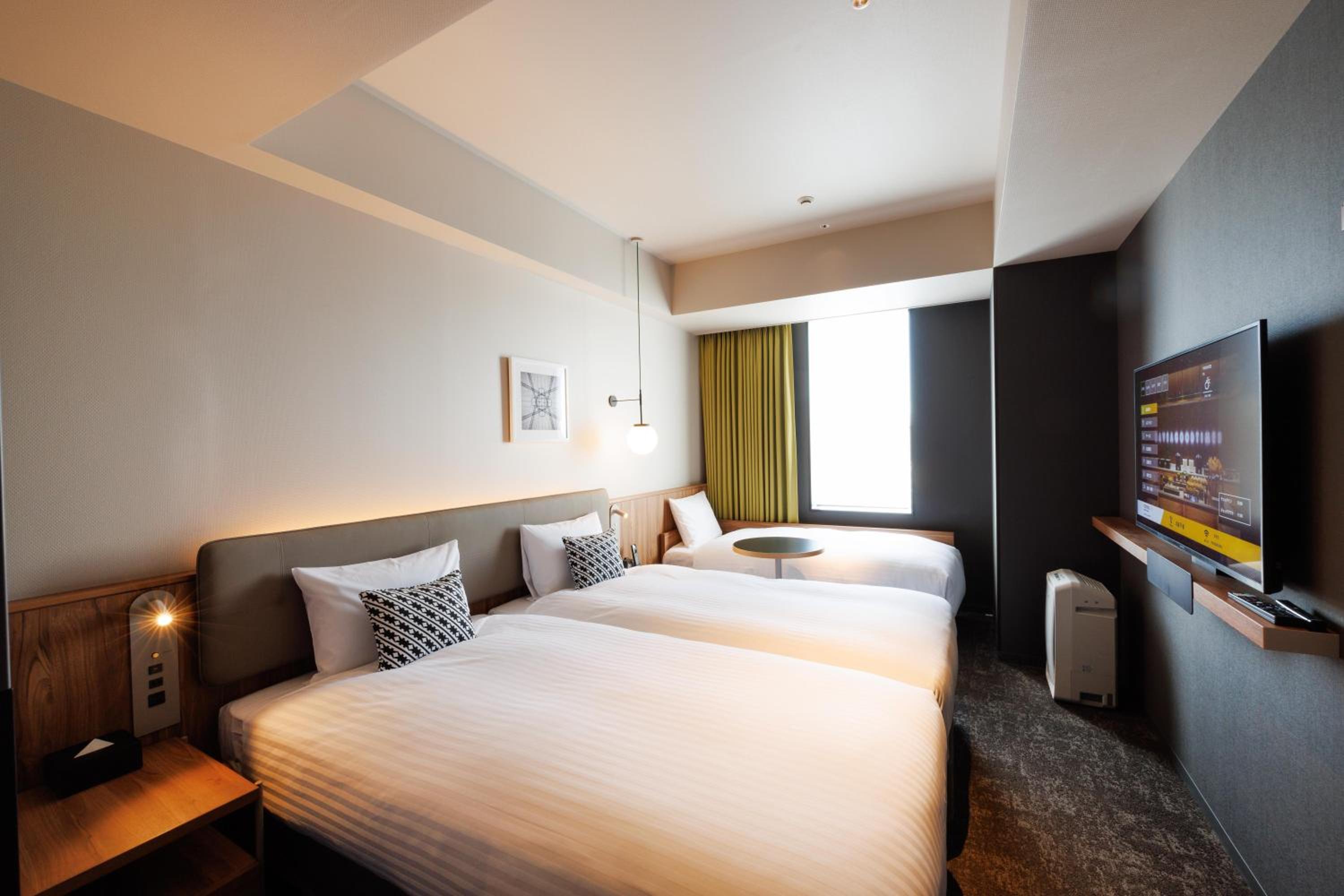 Standard Twin Room with Sofa Bed - Photo 1