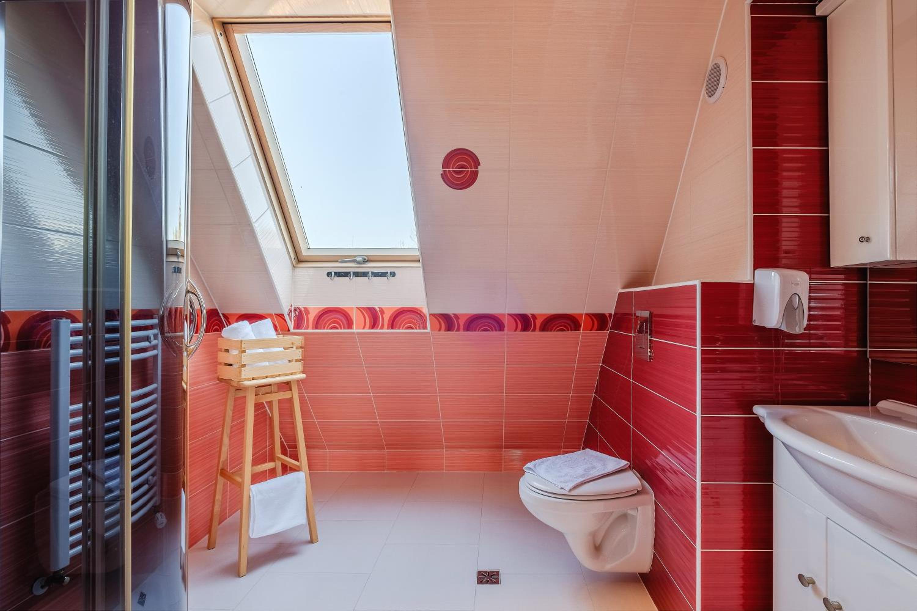 Deluxe King Suite photo 2