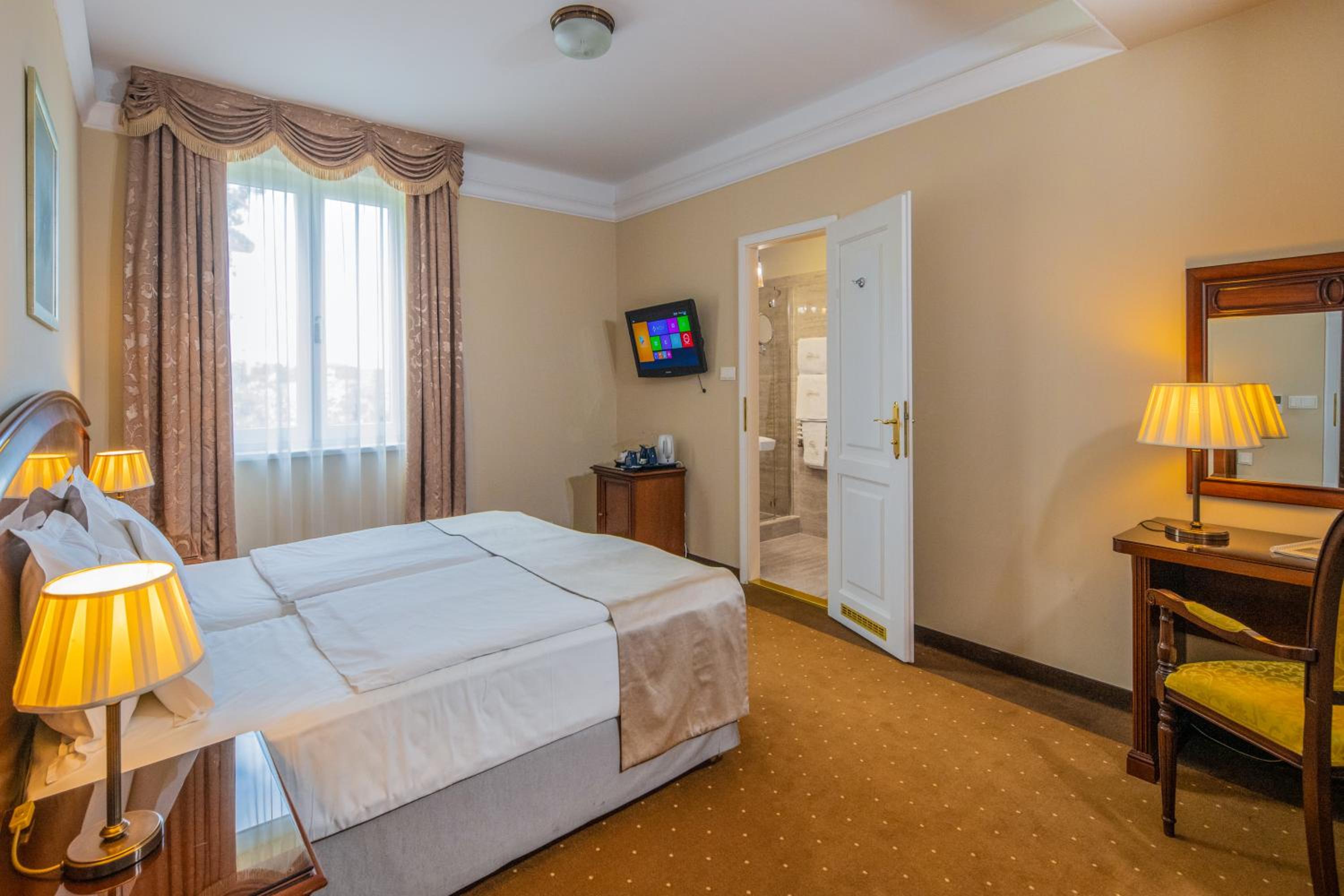 Standard Double Room - Manor House photo 3