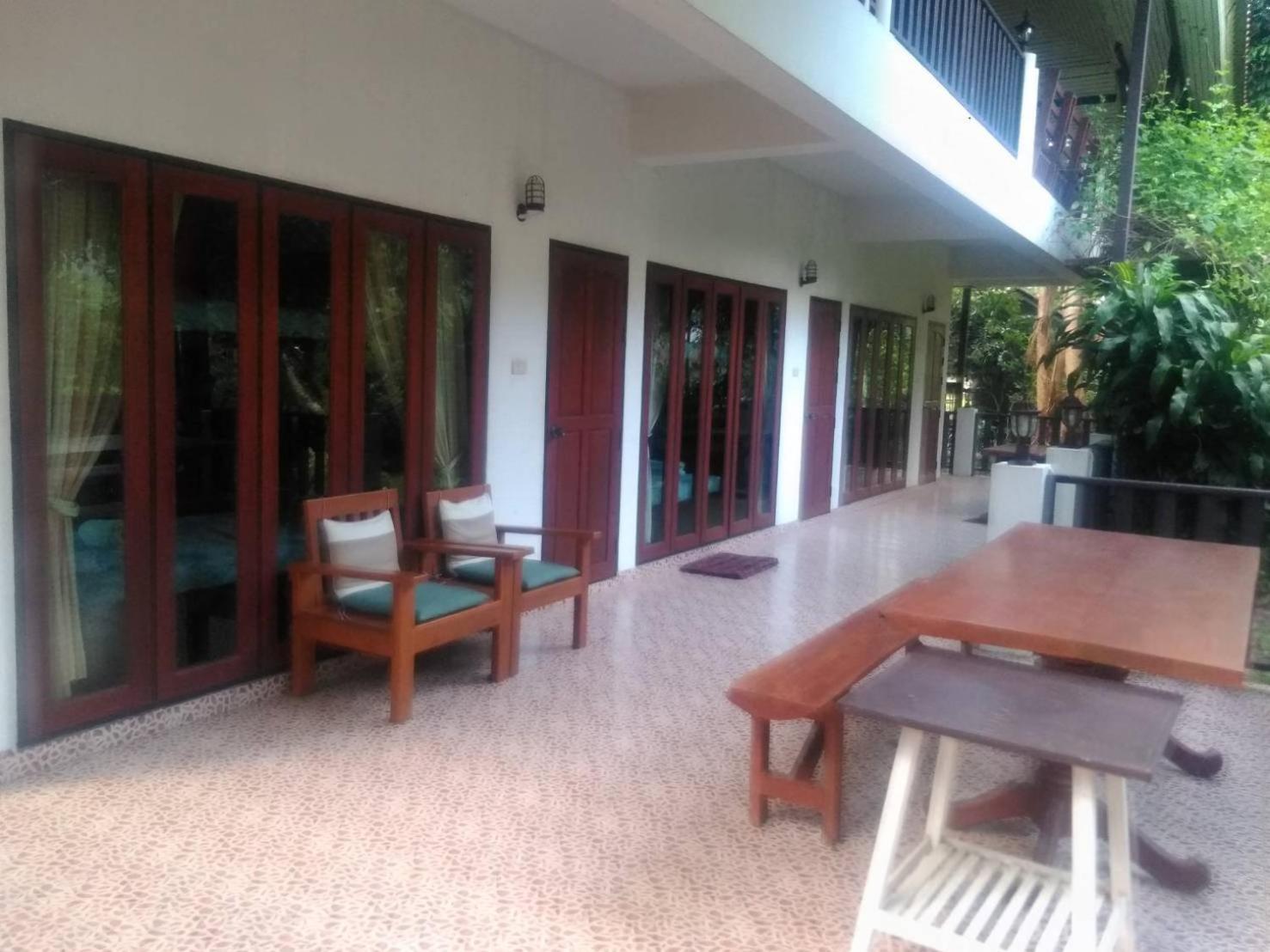 Family Room - Photo 6