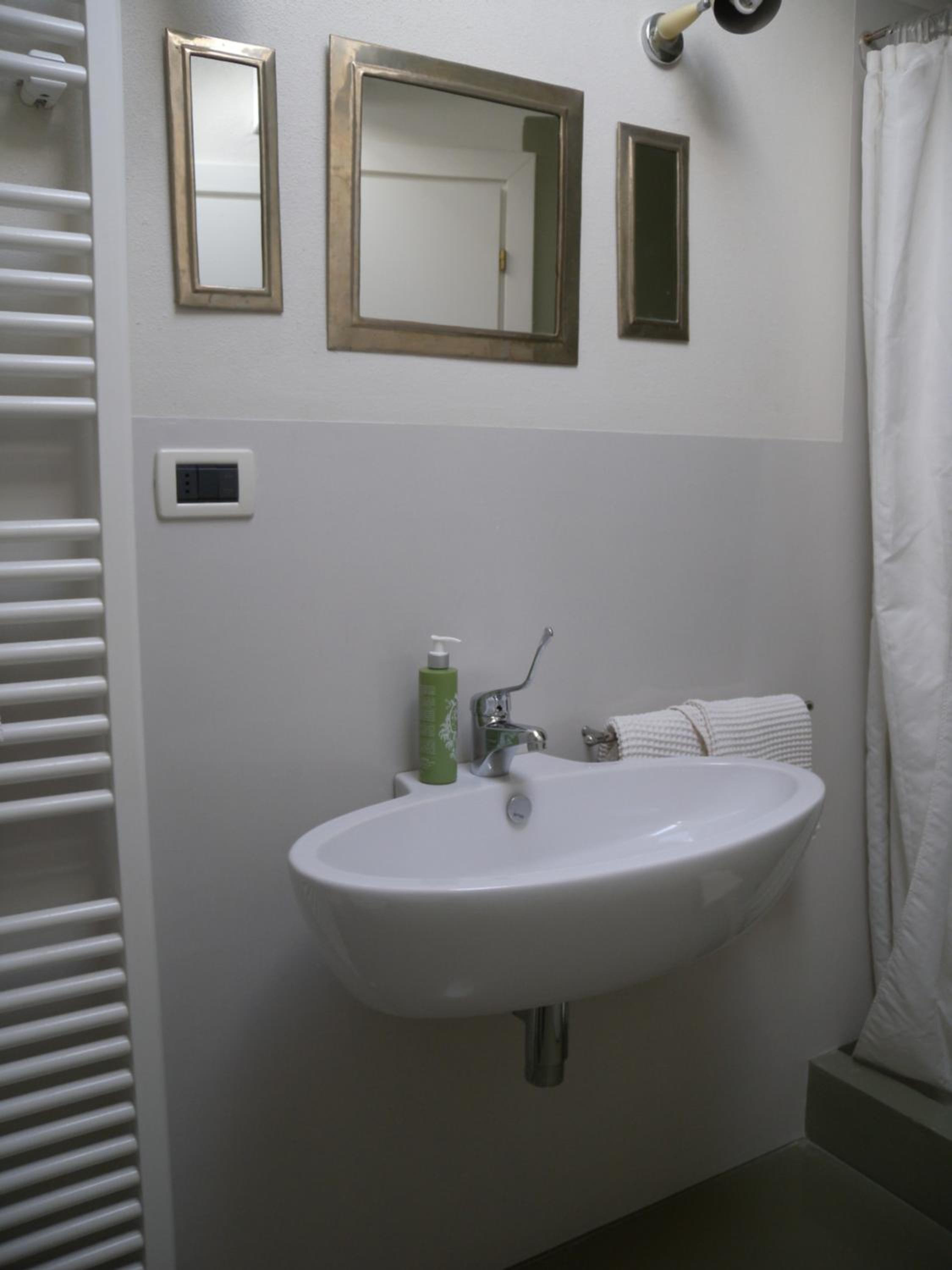 Superior Triple Room - Photo 10