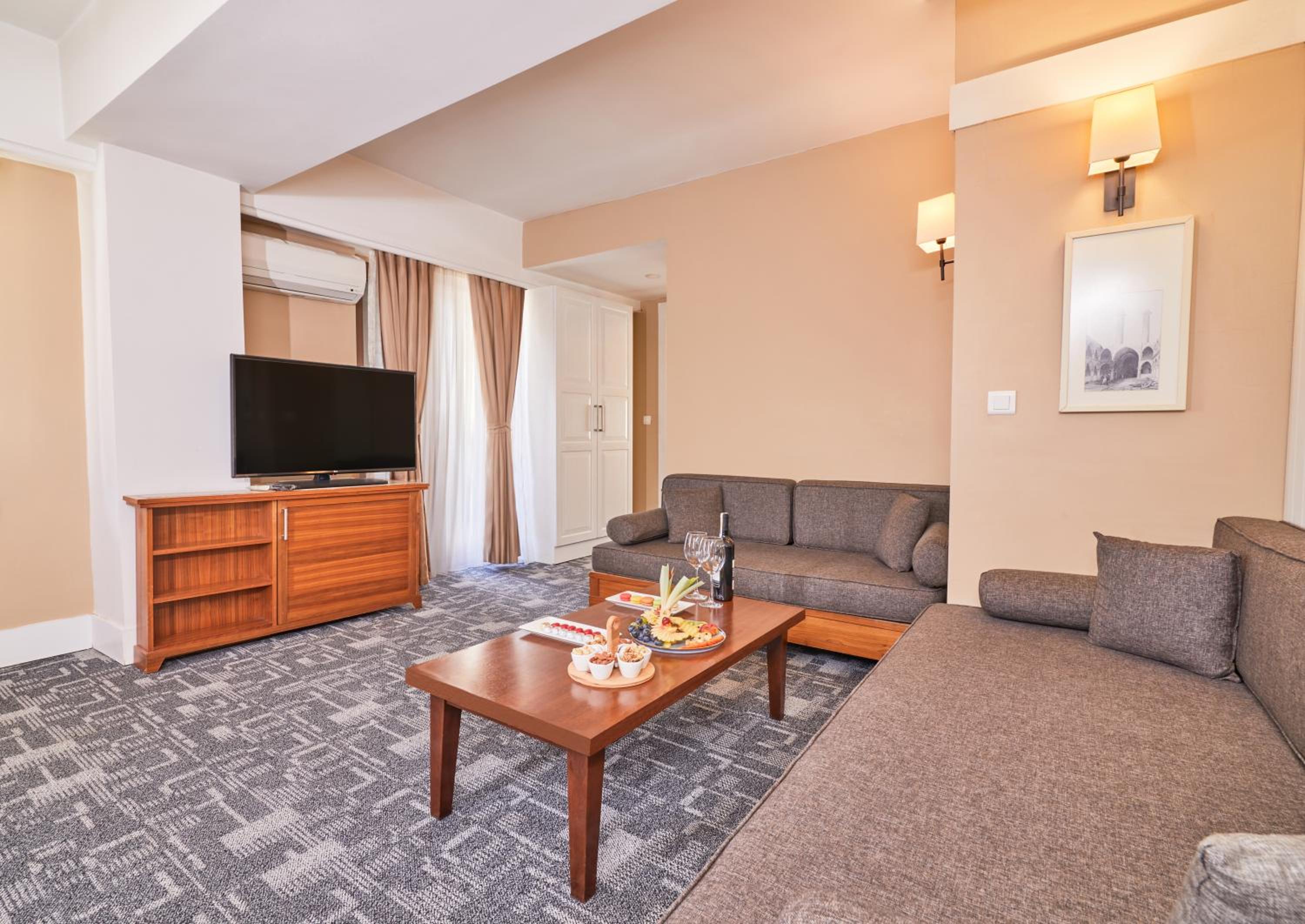Junior Suite - Photo 1