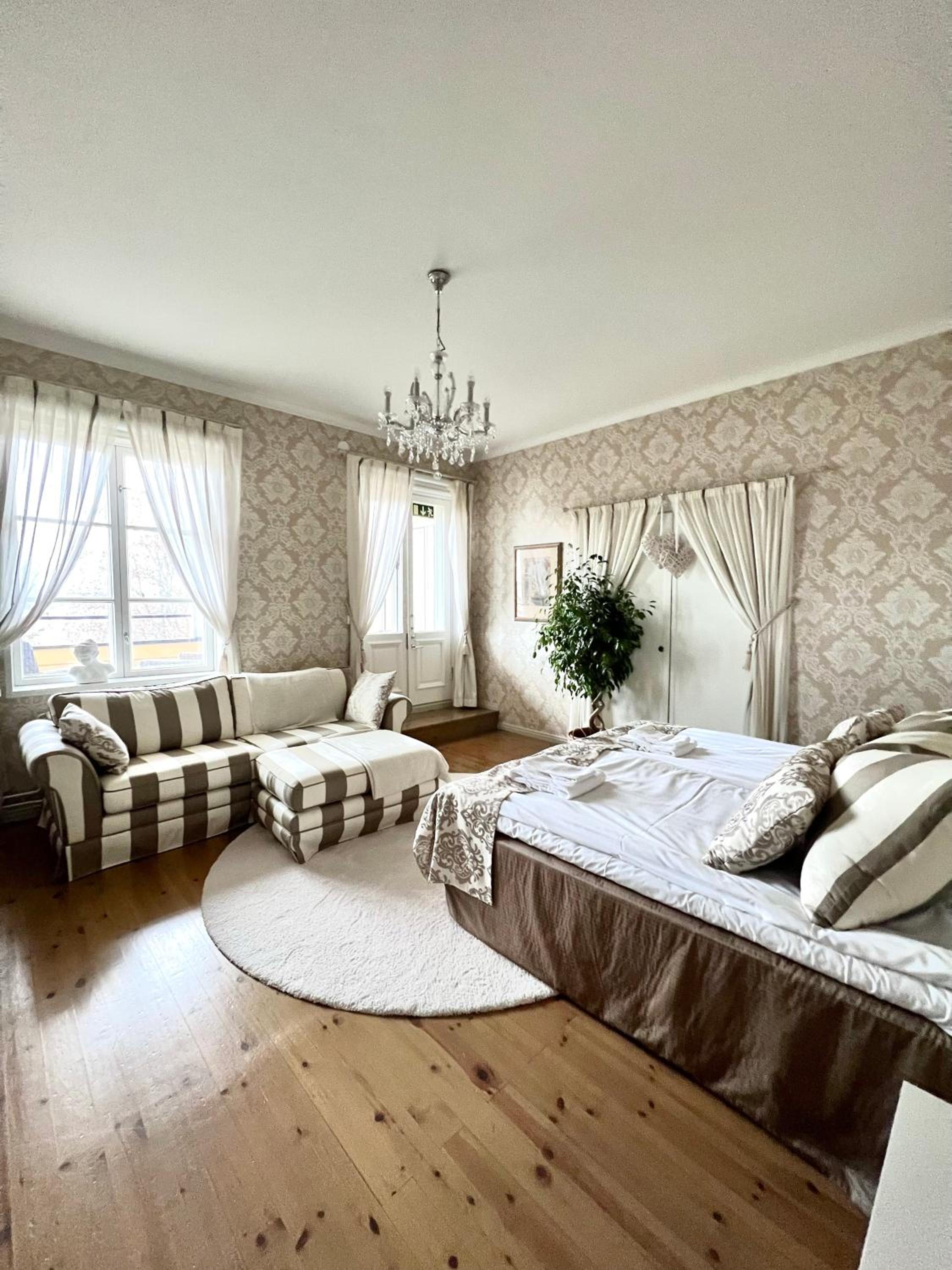 Manor Standard Double photo 3