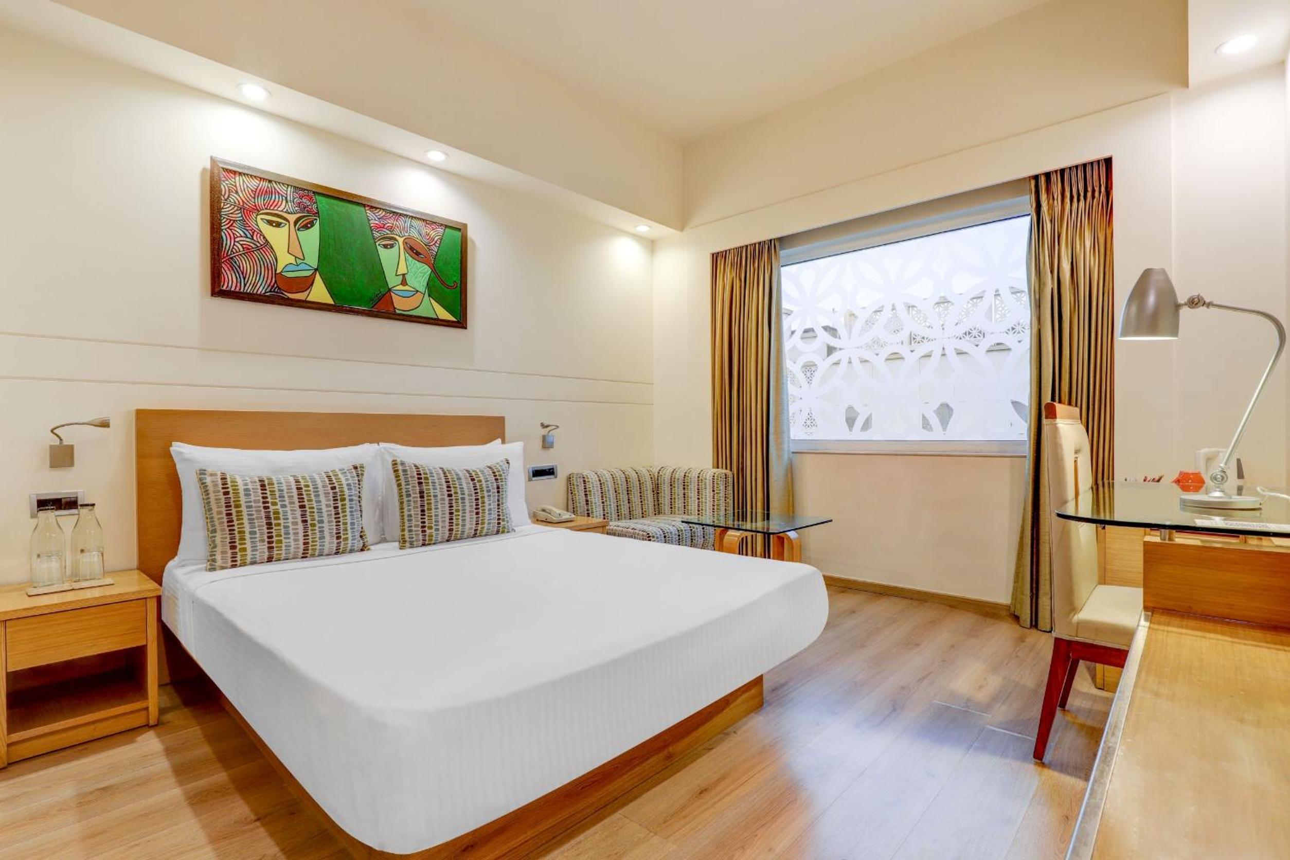 Superior Queen Room (25% off on Two-way Airport Transfer) - Photo 4
