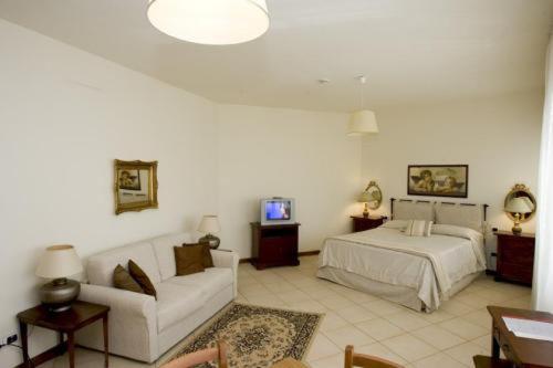 Studio Apartment photo 2