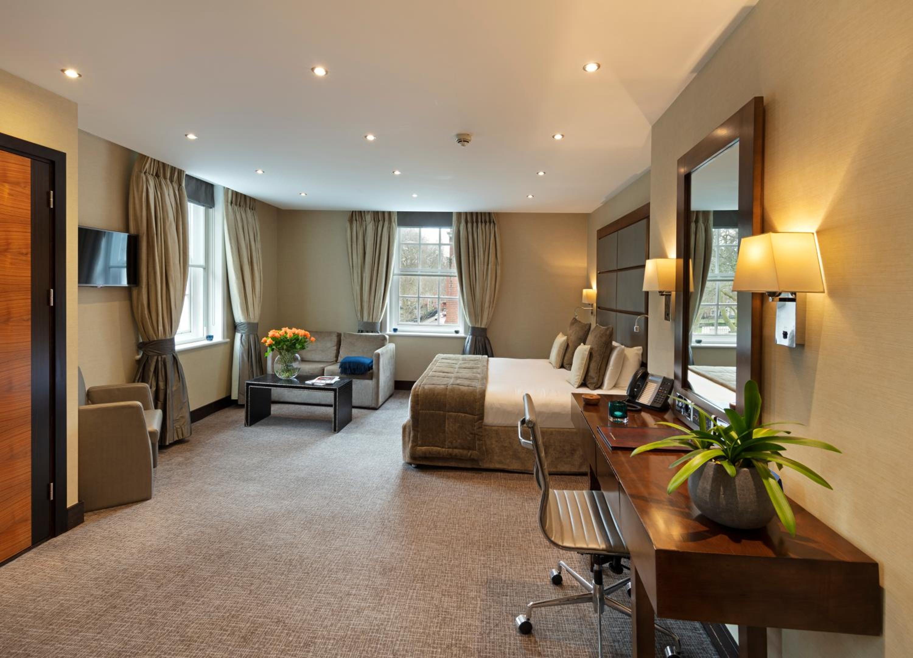 Deluxe King Room photo 2