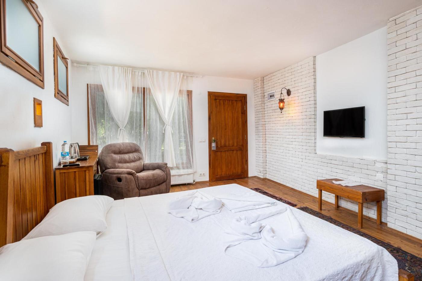 Deluxe Double Room photo 2