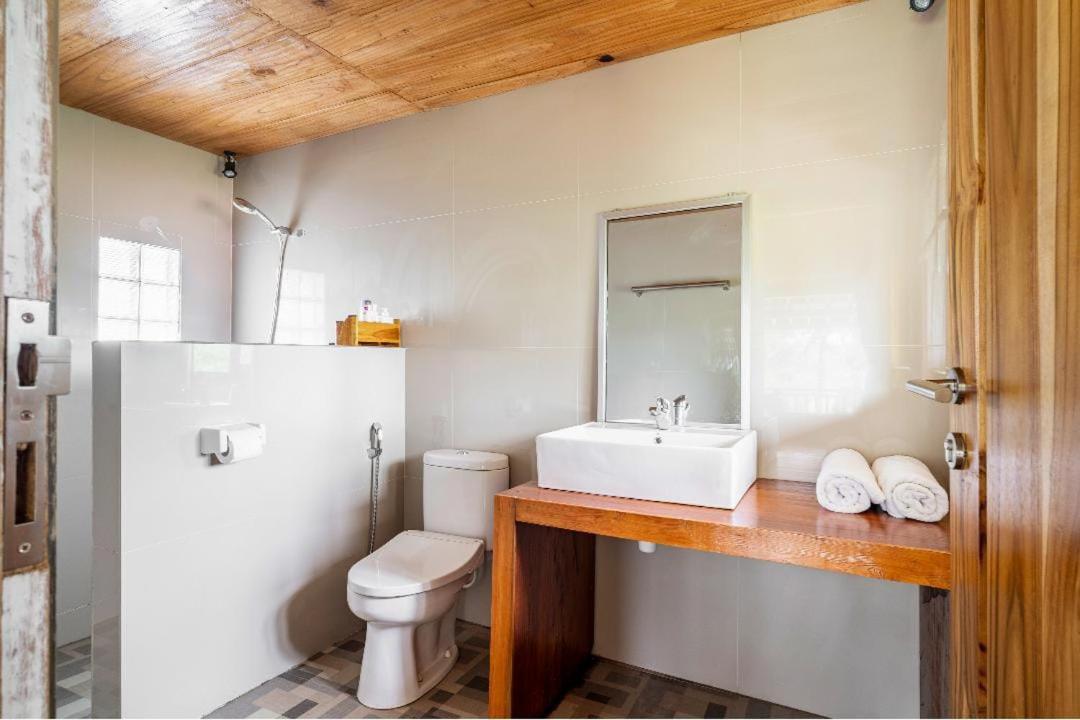 Double Room with Private Bathroom - Photo 16