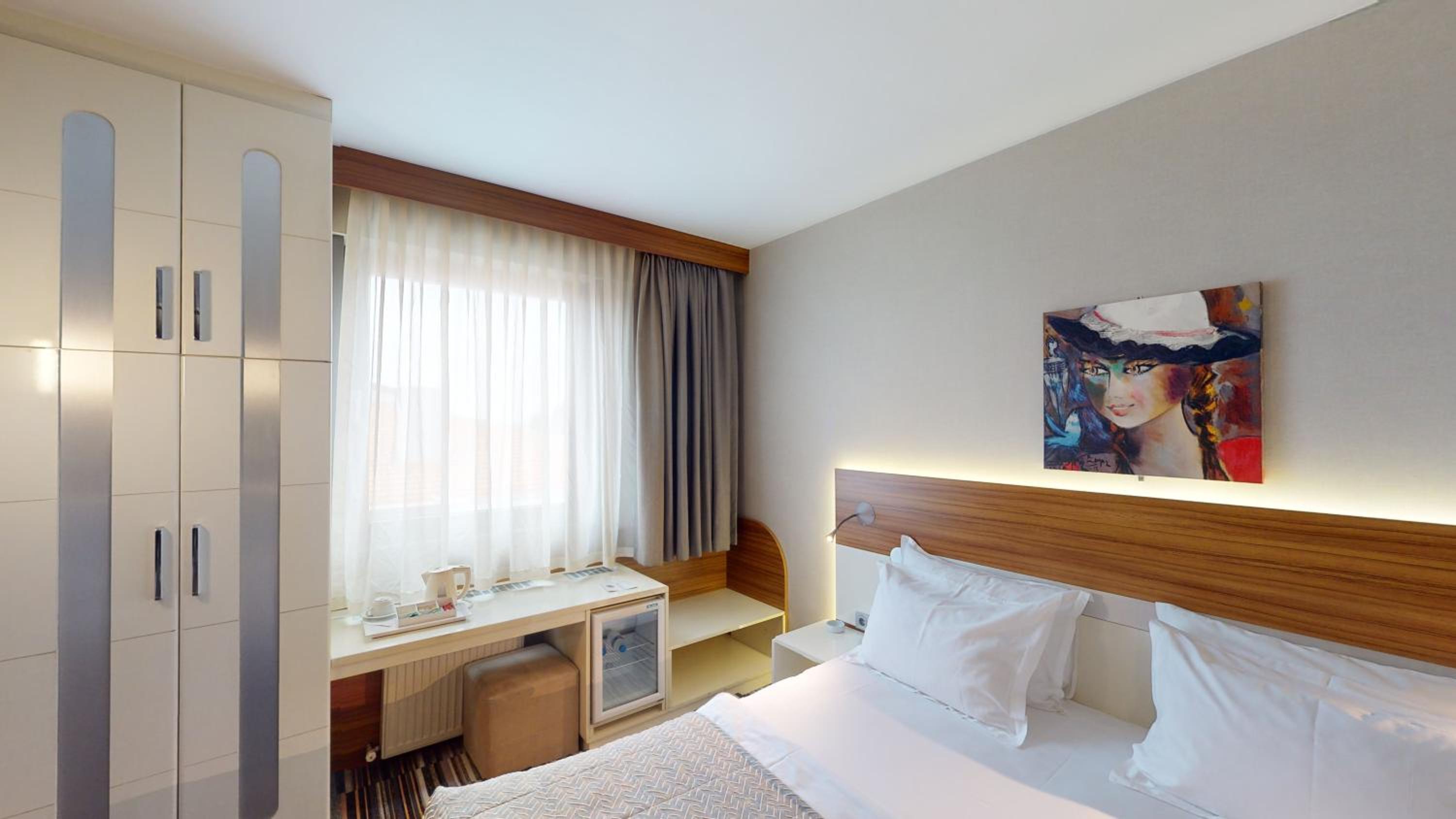 Economy Double or Twin Room photo 2