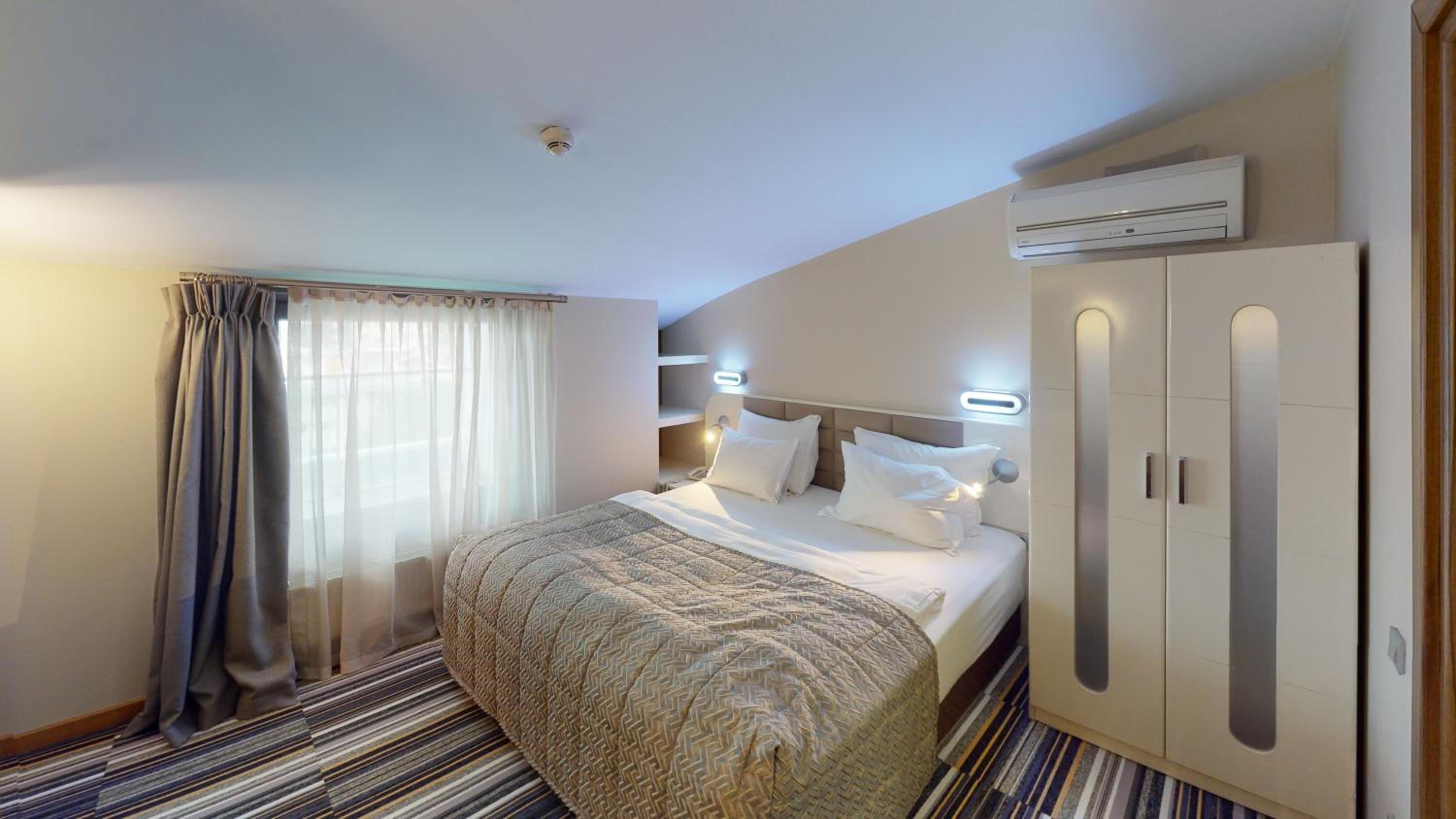 Two-Bedroom Suite photo 3