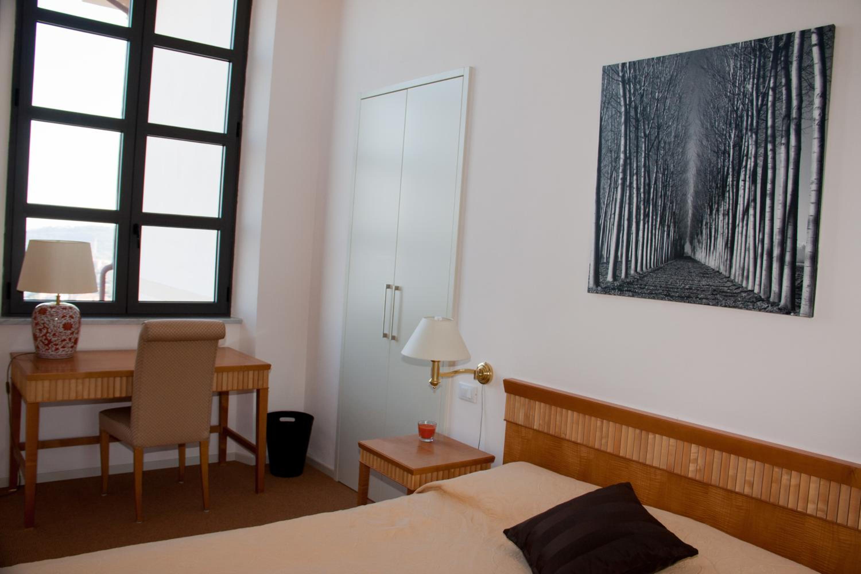 One-Bedroom Apartment with Sea View photo 1