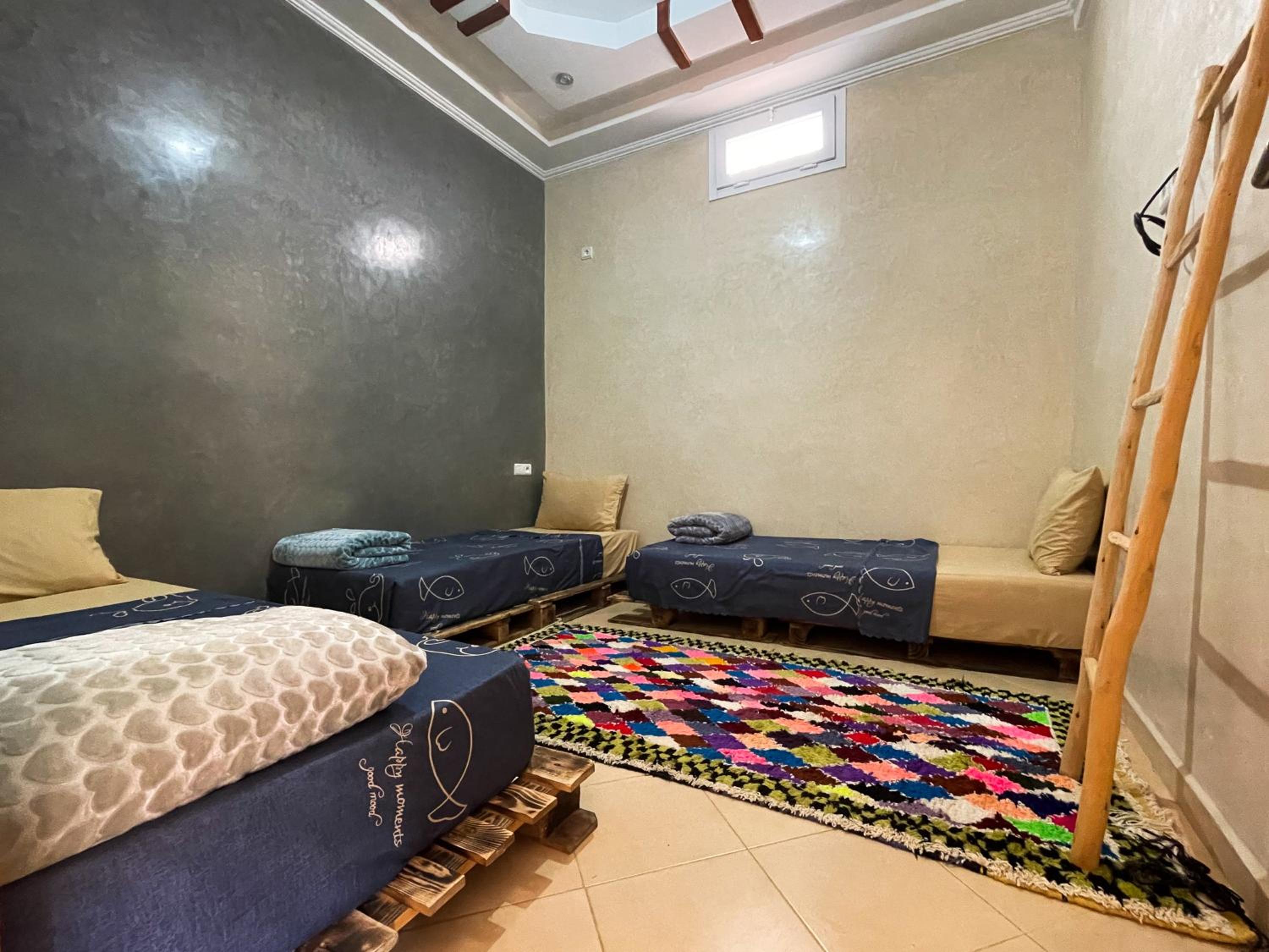 Basic Triple Room with Shared Bathroom photo 1