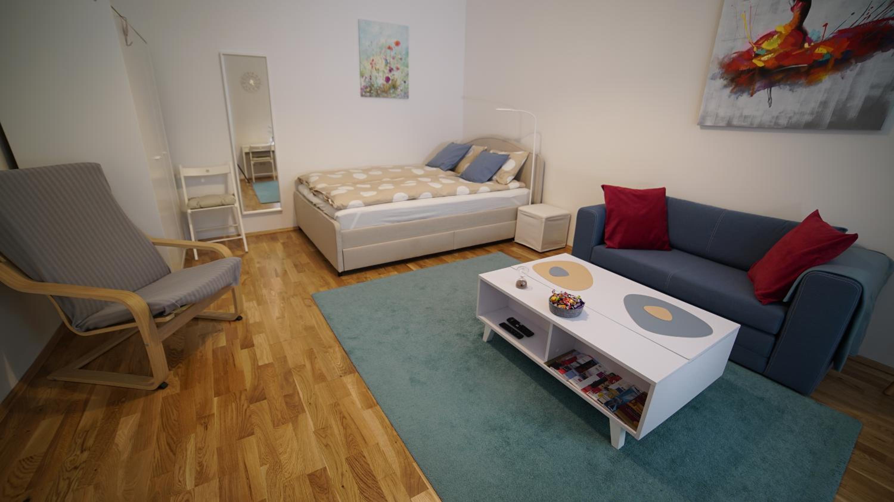 One-Bedroom Apartment