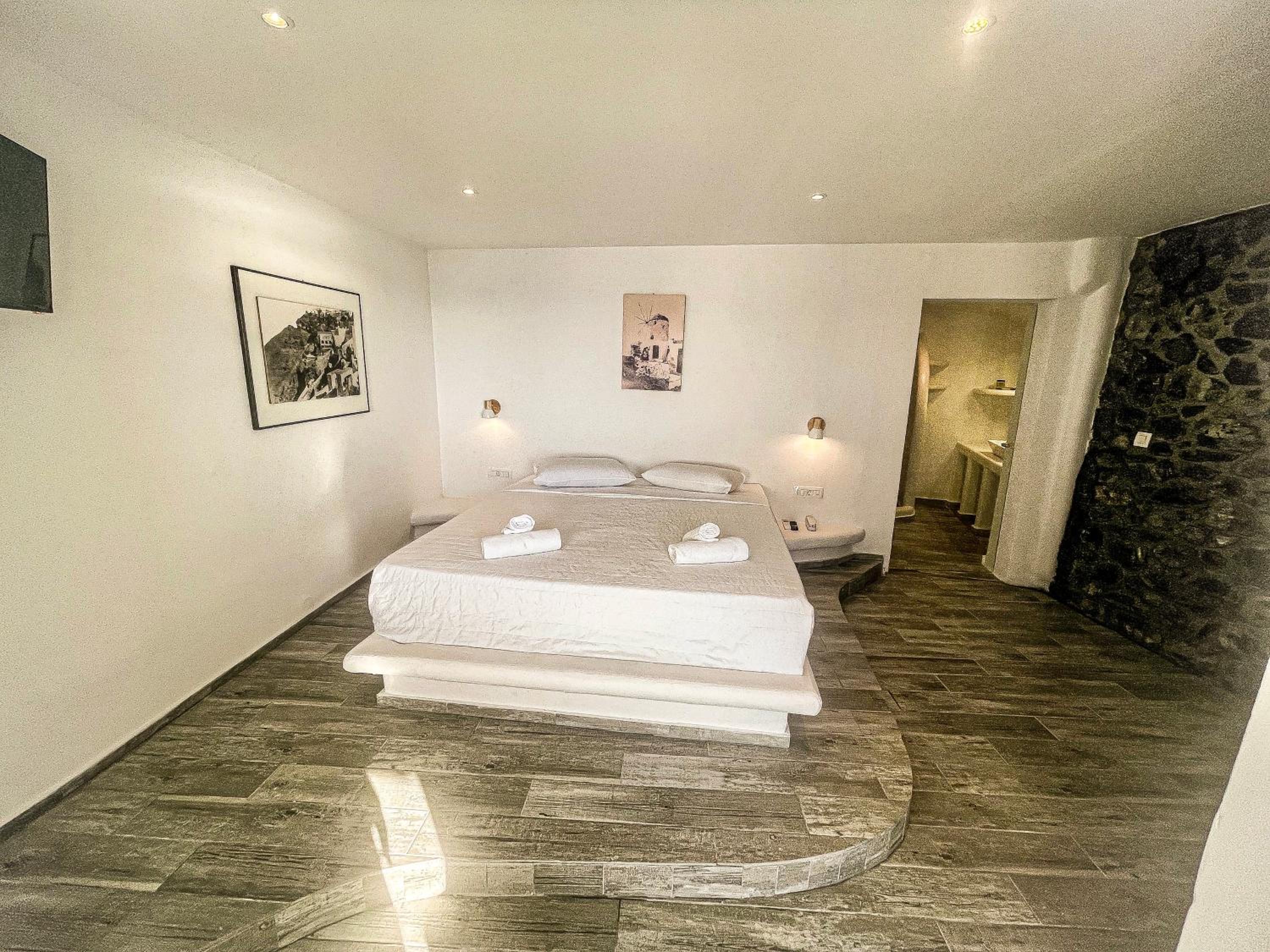 Executive Double Room with Caldera View - Photo 12