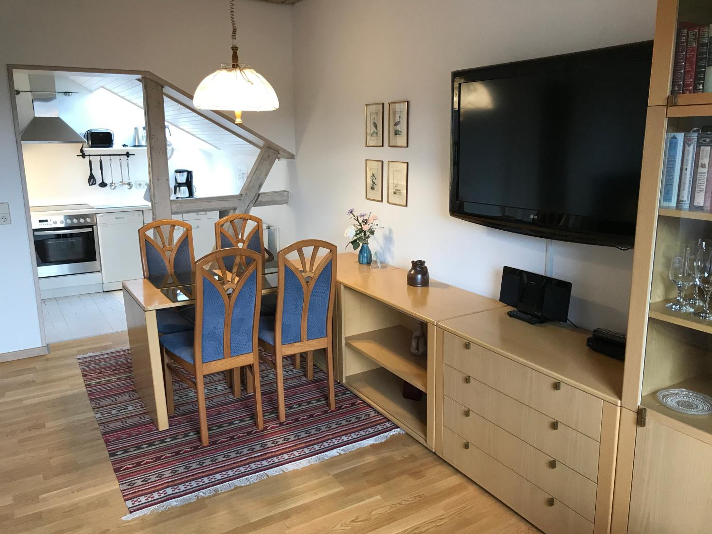 Apartment with Mountain View - Photo 14