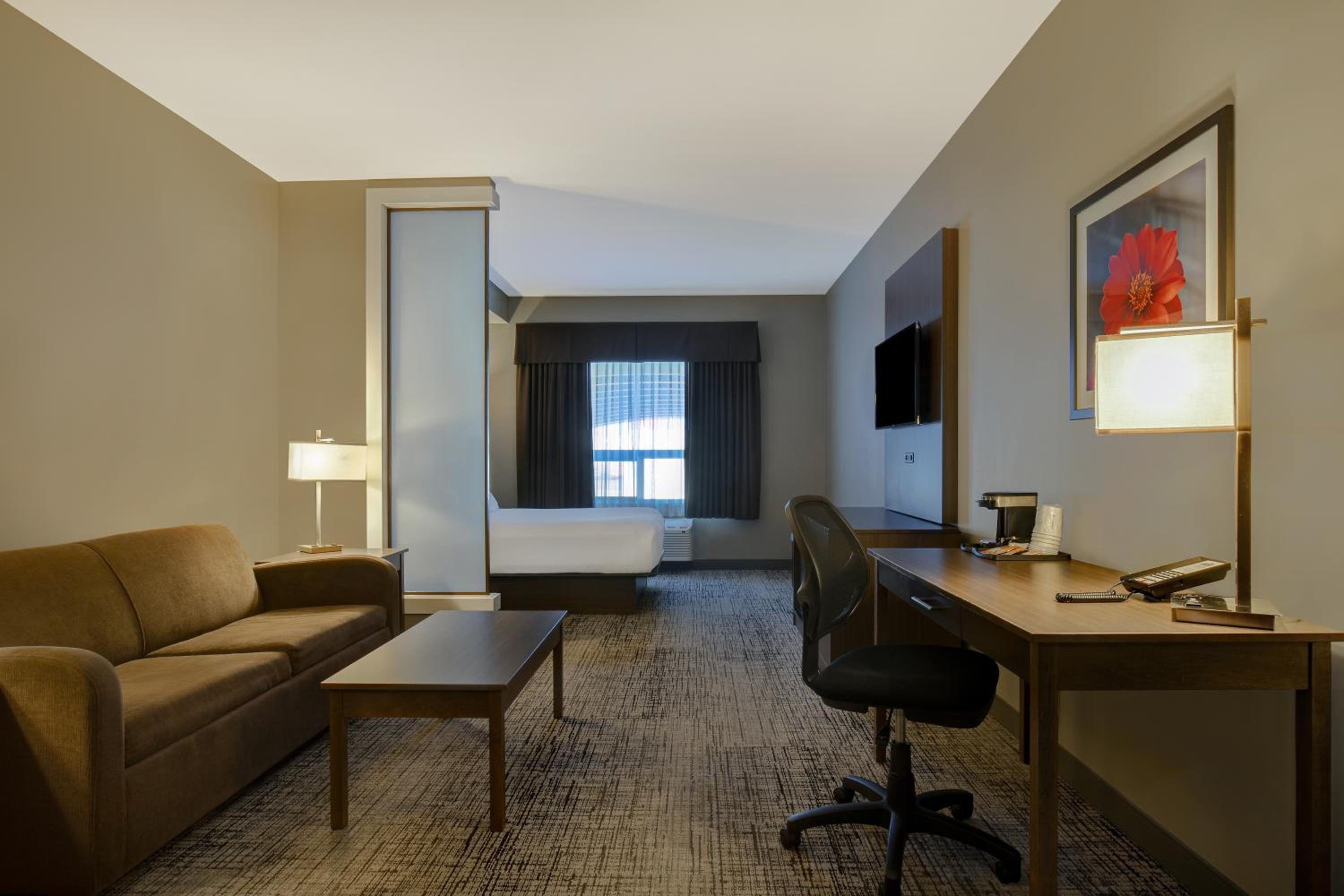 Junior Suite - Non-Smoking photo 1