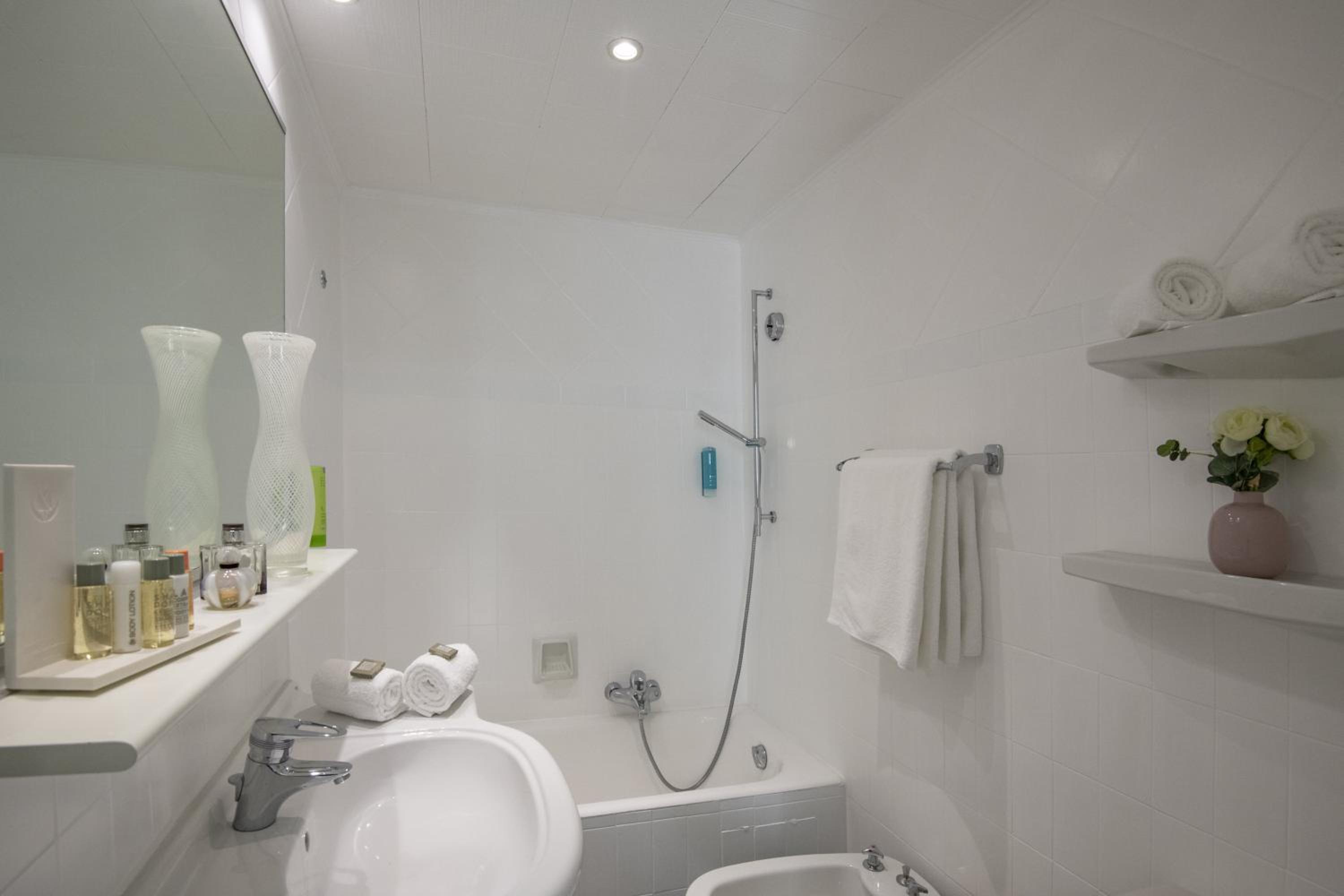 Classic Double Room - Photo 4