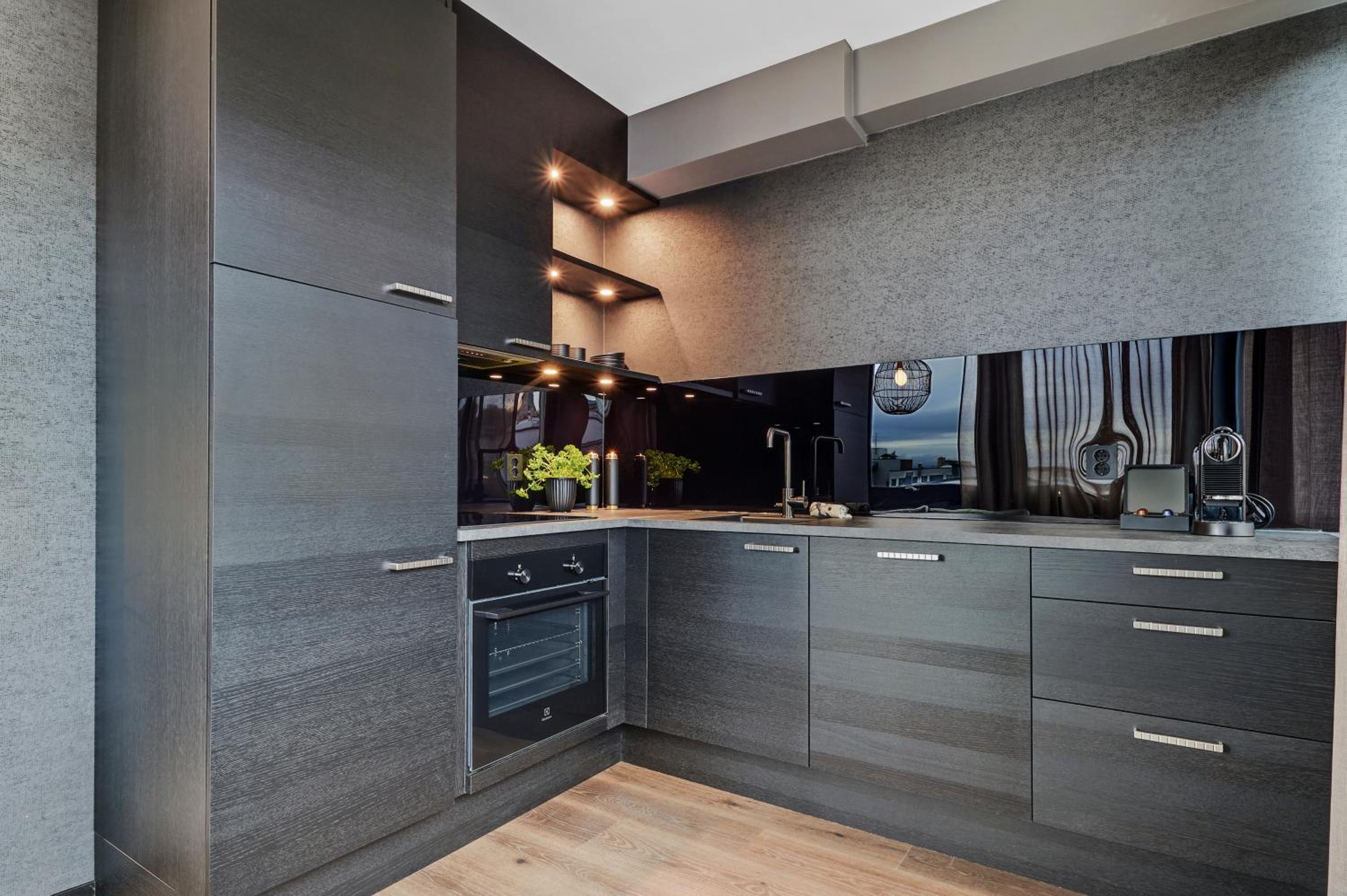 One-Bedroom Apartment - Photo 3