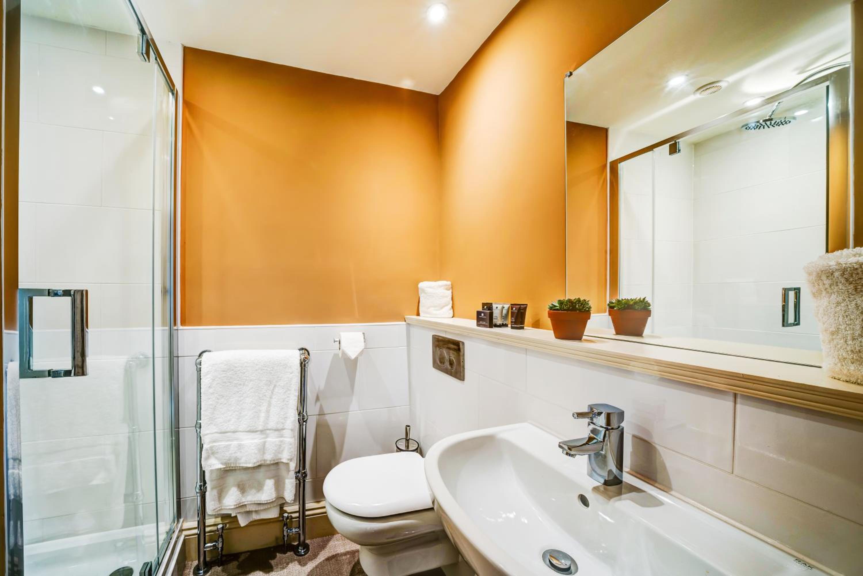 Standard Double or Twin Room photo 3