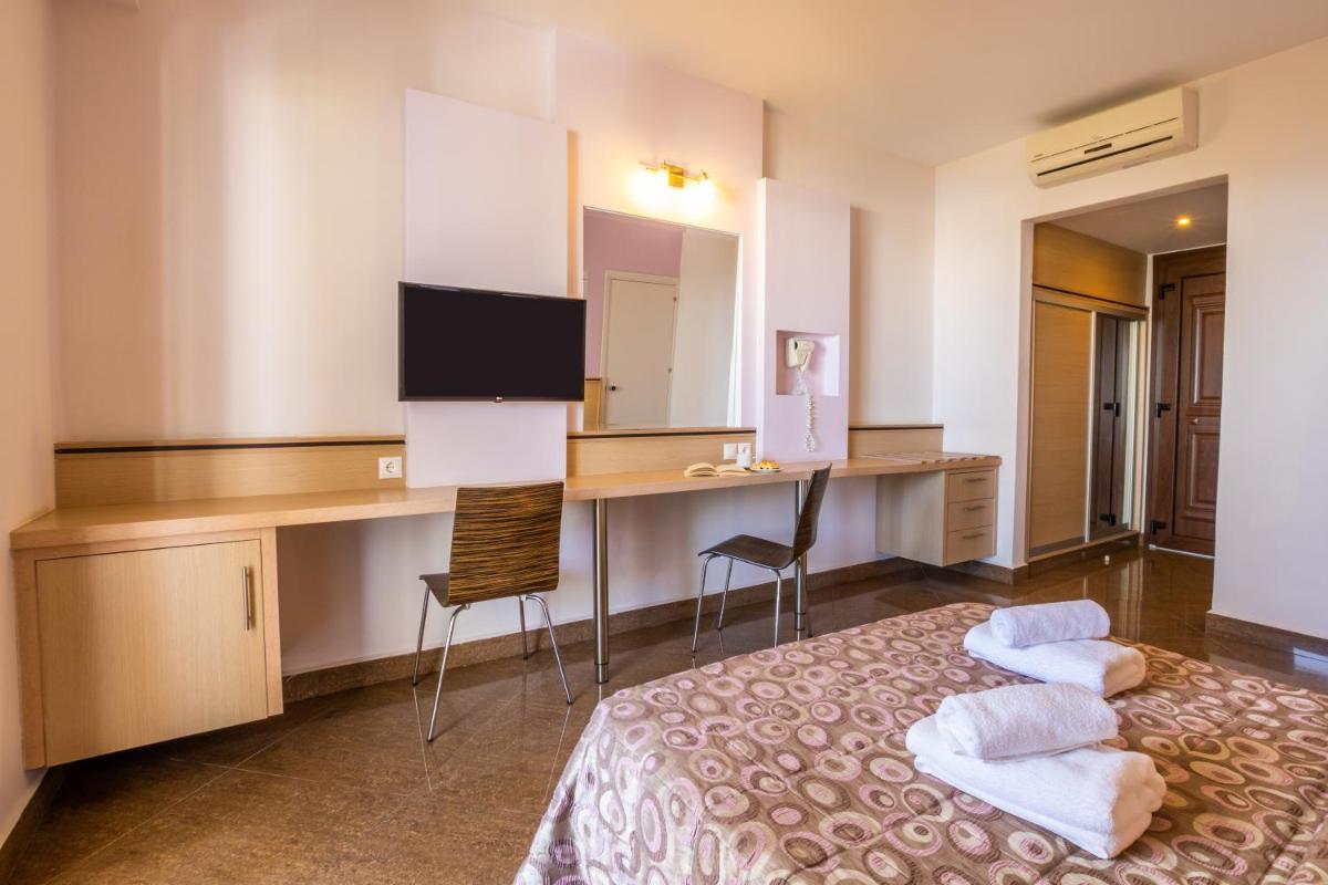 Standard Room with Mountain Or Garden View