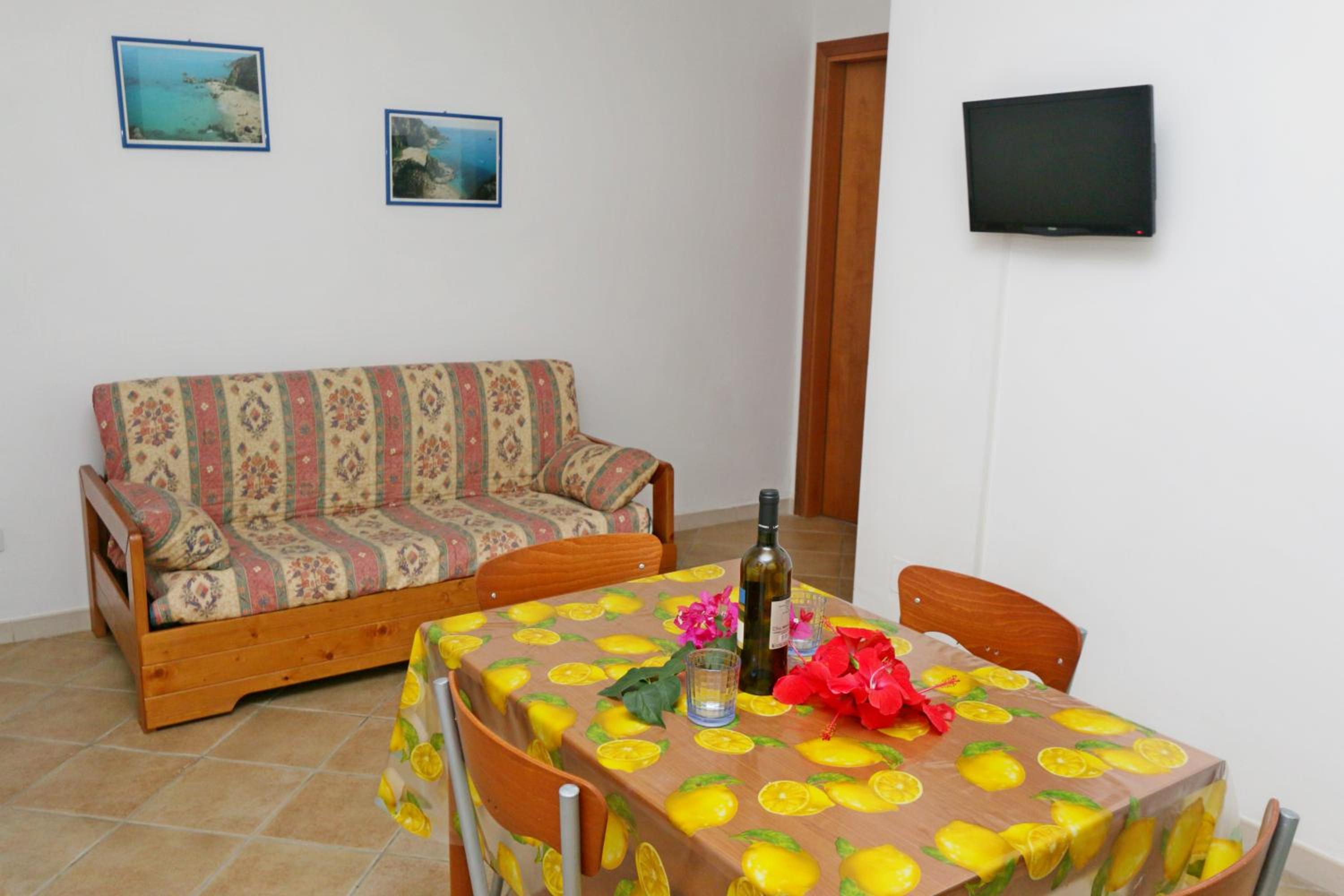 One-Bedroom Apartment (4 Adults) - Photo 7