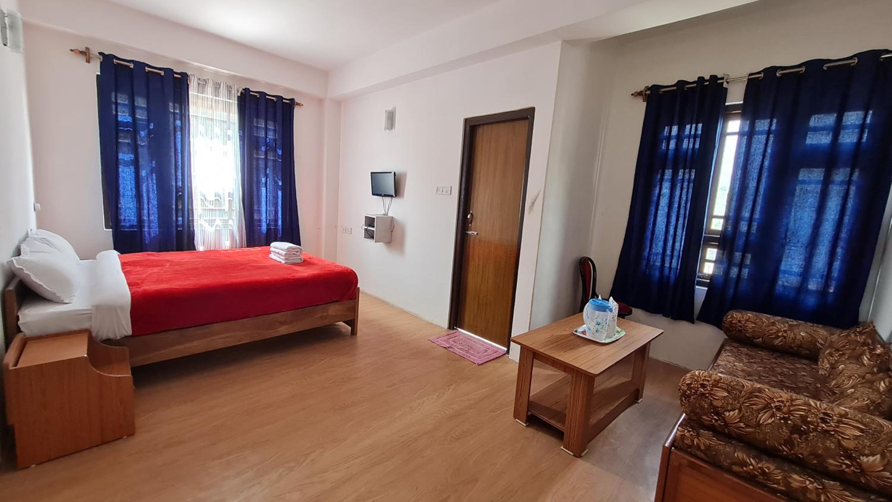 Family Room with Balcony photo 1