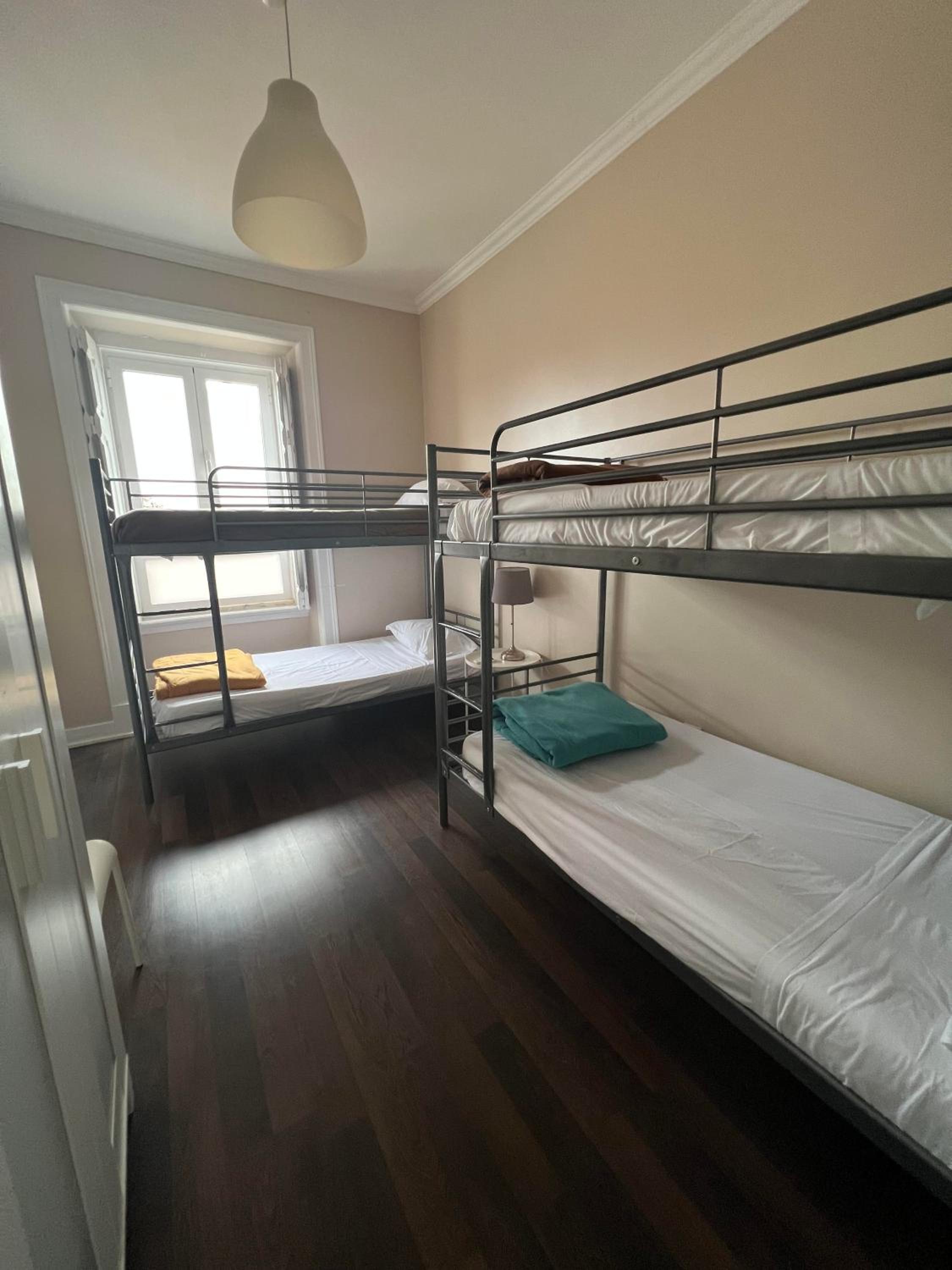 Bed in 4-Bed Mixed Dormitory Room photo 2